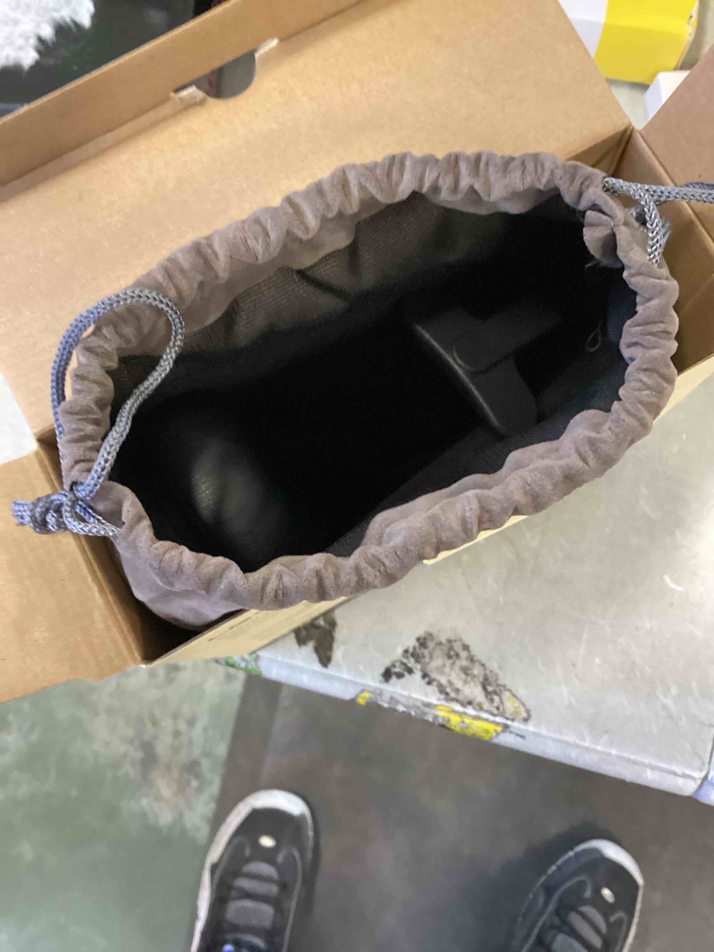 https://s3.amazonaws.com/lotting-images-prod/bidfta/BLU6598497_1719840346731.jpeg