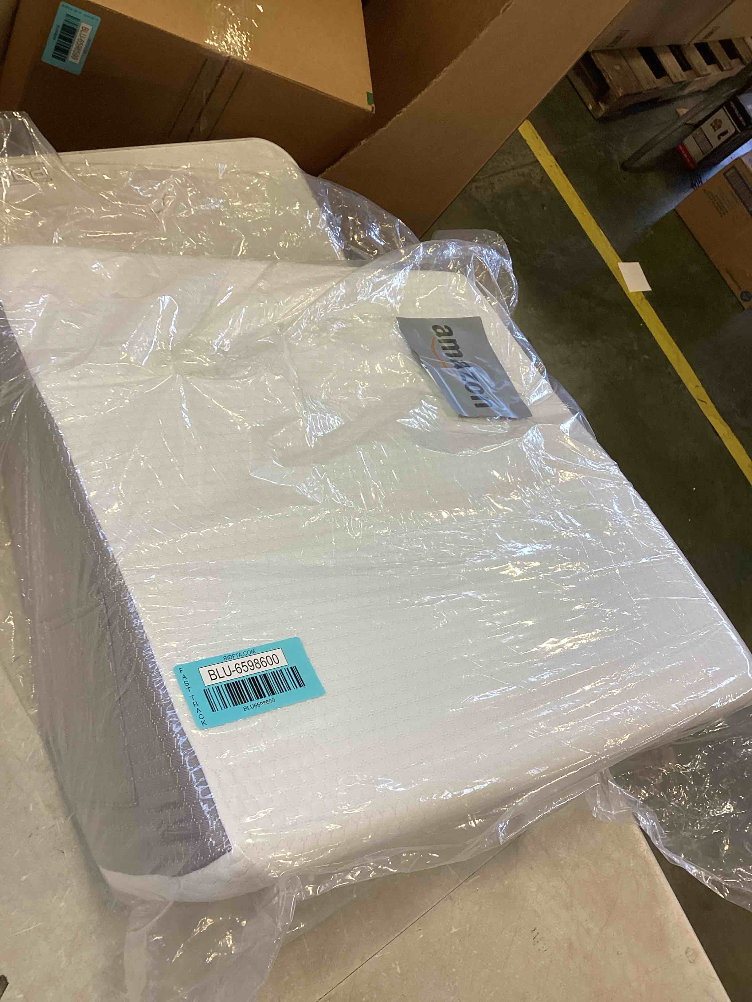 https://s3.amazonaws.com/lotting-images-prod/bidfta/BLU6598600_1719855106914.jpeg