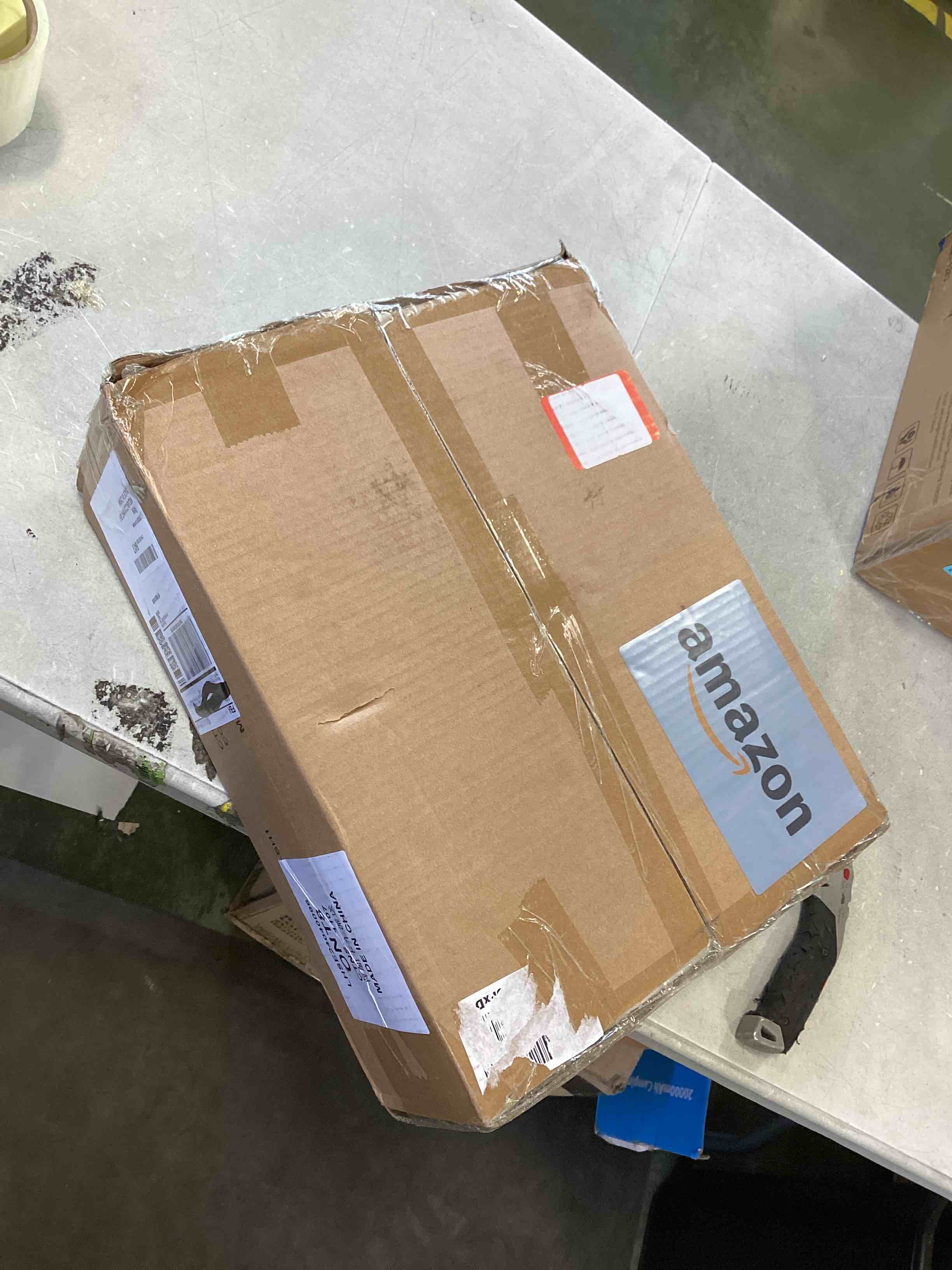 https://s3.amazonaws.com/lotting-images-prod/bidfta/BLU6598818_1719931557372.jpeg