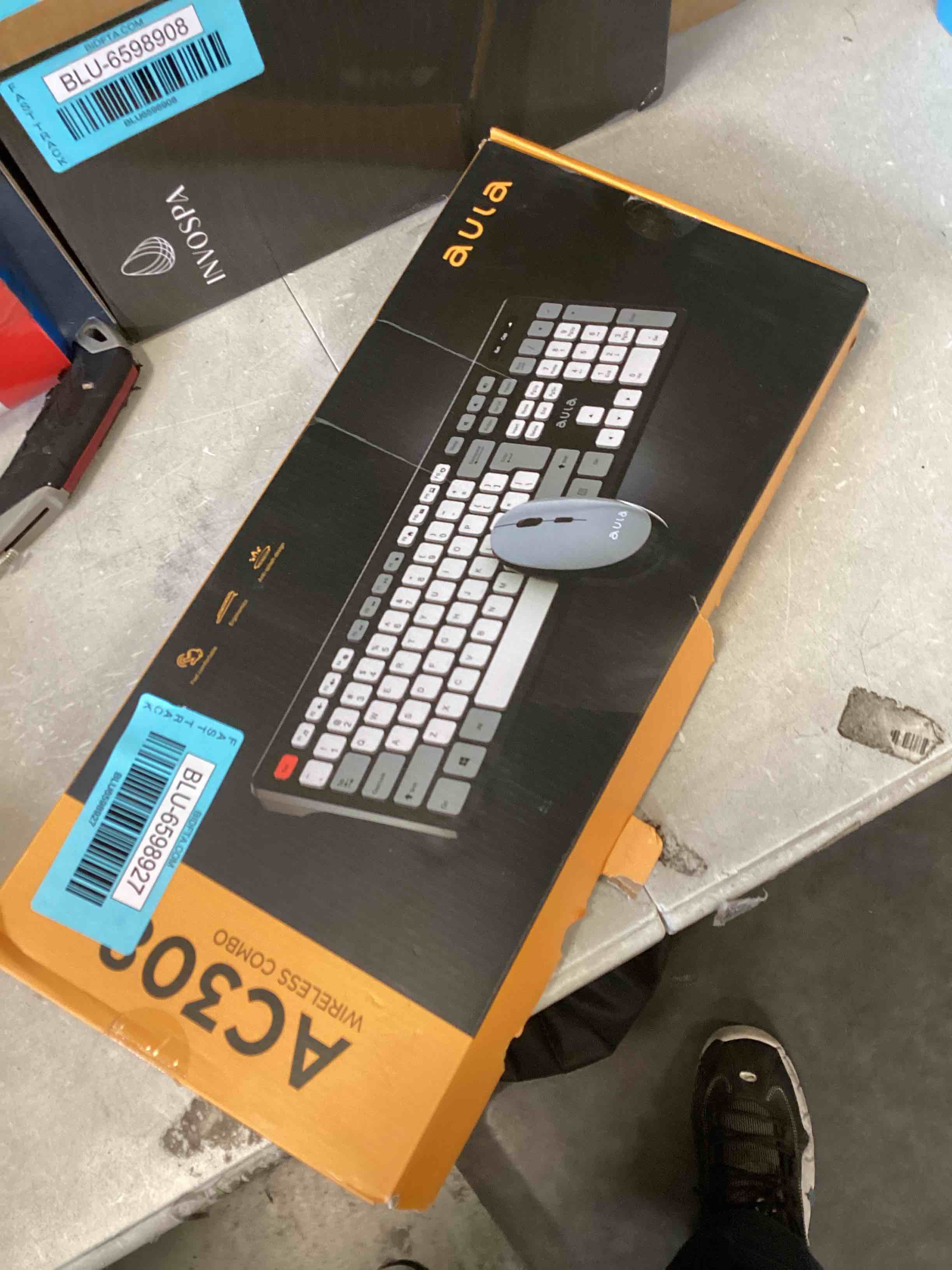 https://s3.amazonaws.com/lotting-images-prod/bidfta/BLU6598927_1719944870475.jpeg