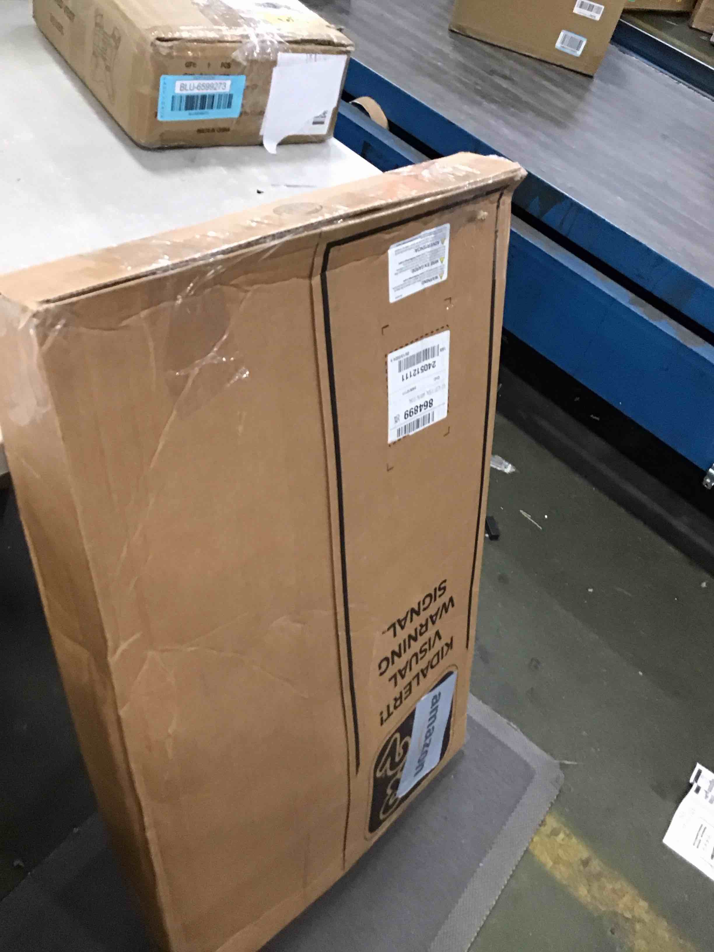 https://s3.amazonaws.com/lotting-images-prod/bidfta/BLU6599277_1718973867941.jpeg