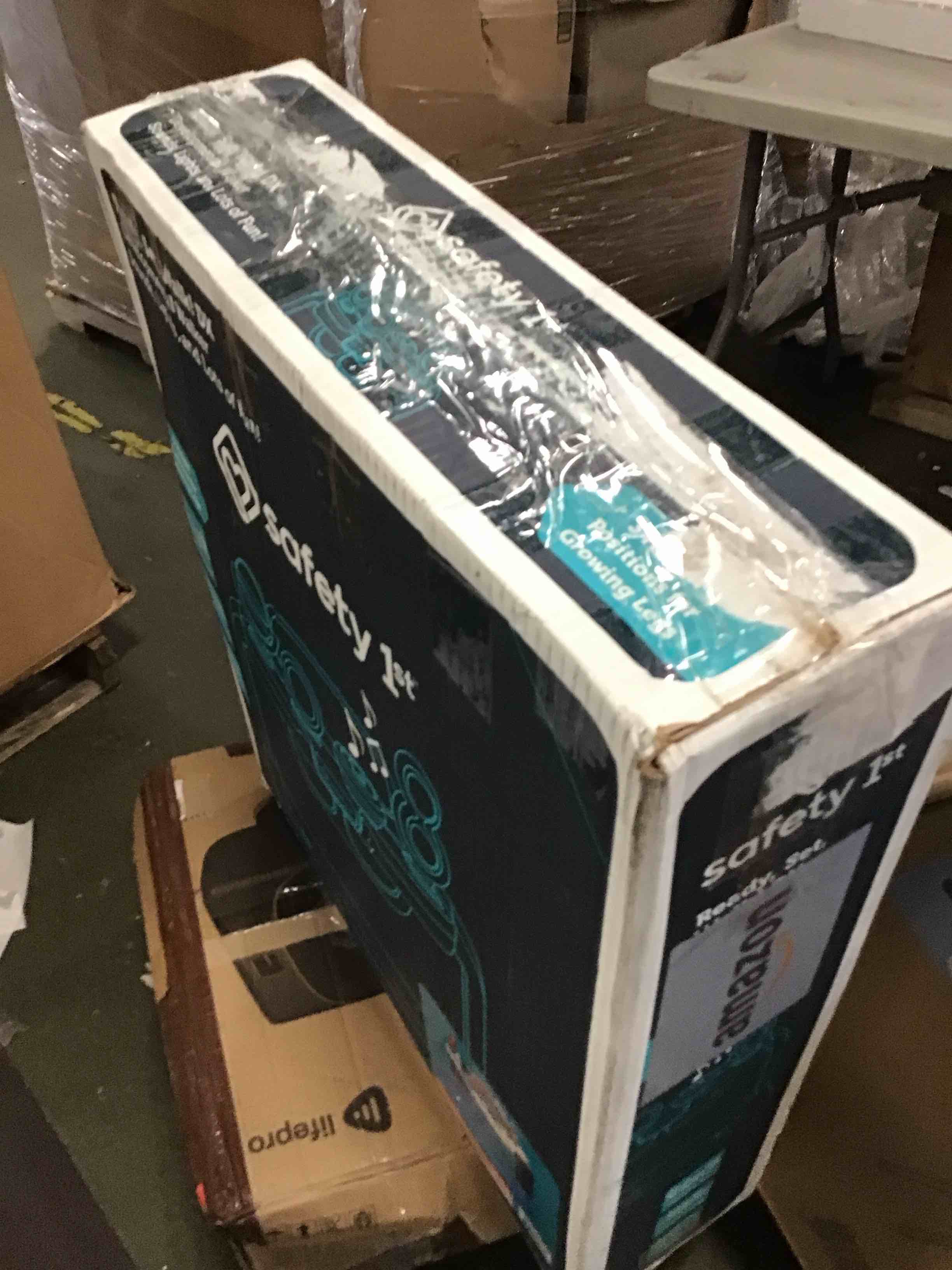 https://s3.amazonaws.com/lotting-images-prod/bidfta/BLU6599785_1719250973495.jpeg