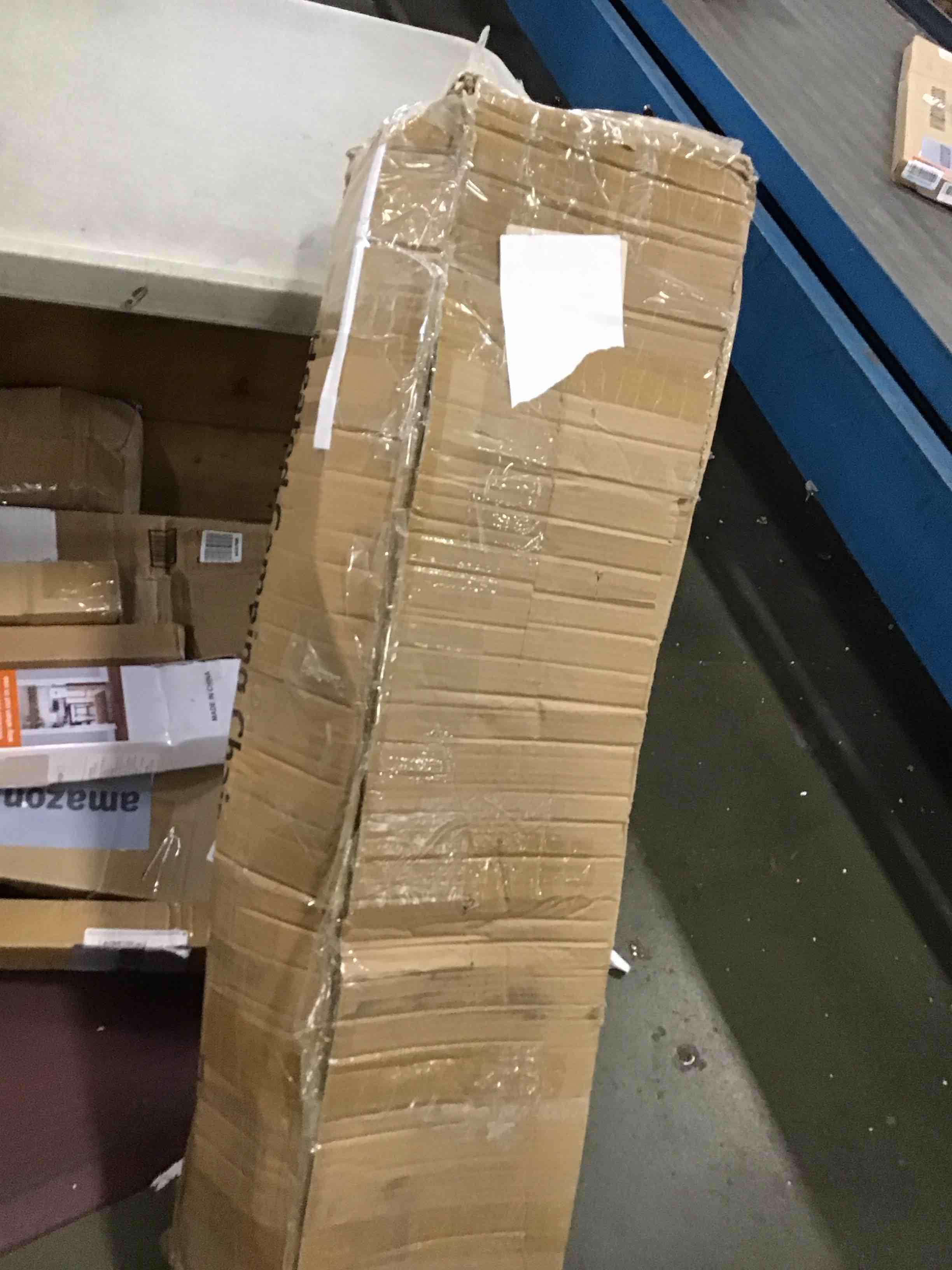 https://s3.amazonaws.com/lotting-images-prod/bidfta/BLU6600004_1719331956404.jpeg