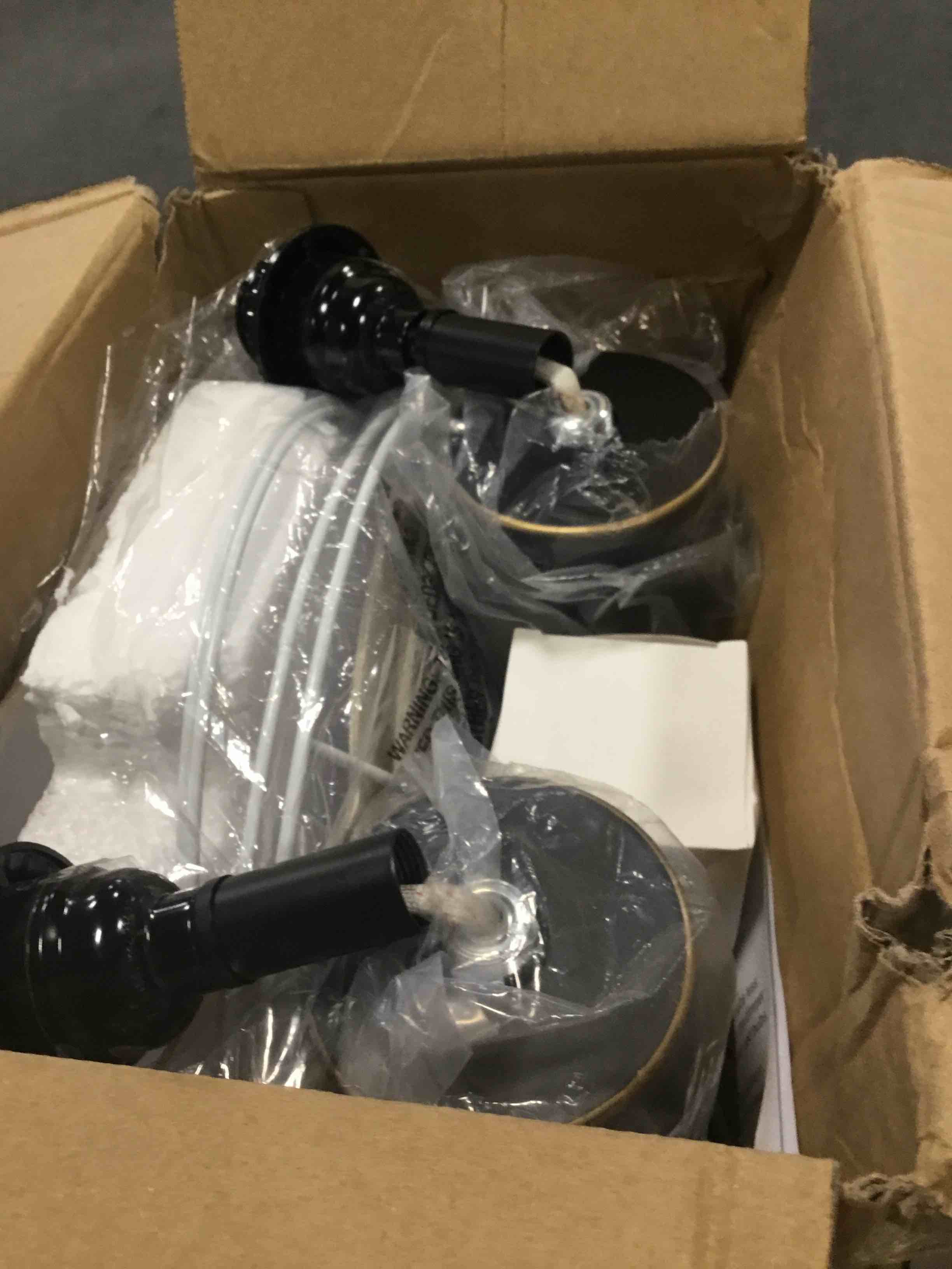 https://s3.amazonaws.com/lotting-images-prod/bidfta/BLU6600141_1719403261301.jpeg