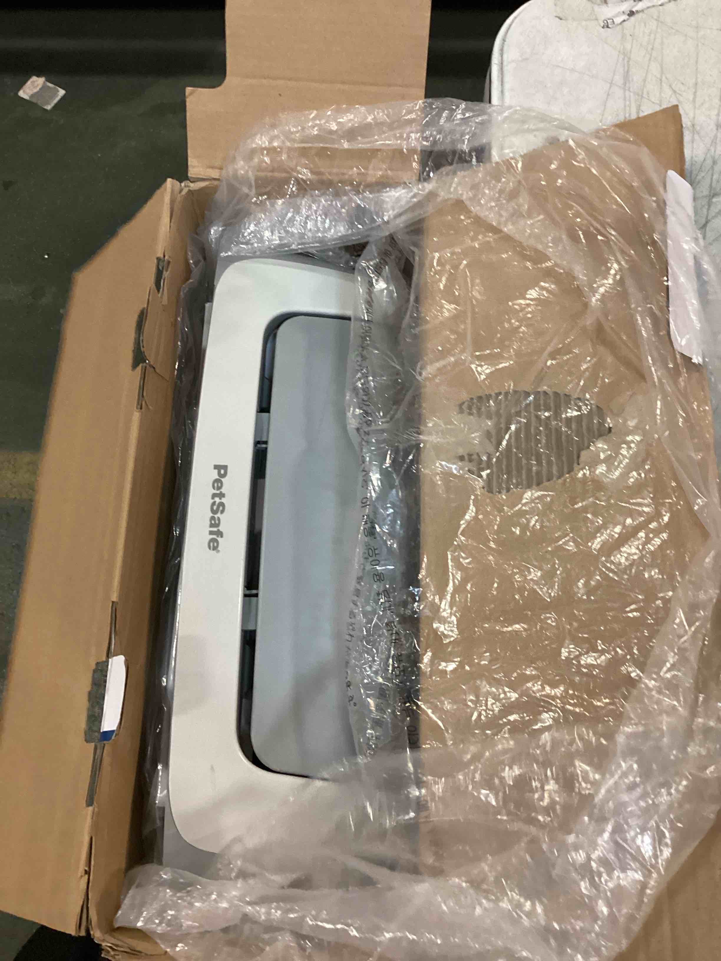 https://s3.amazonaws.com/lotting-images-prod/bidfta/BLU6602359_1718944115600.jpeg