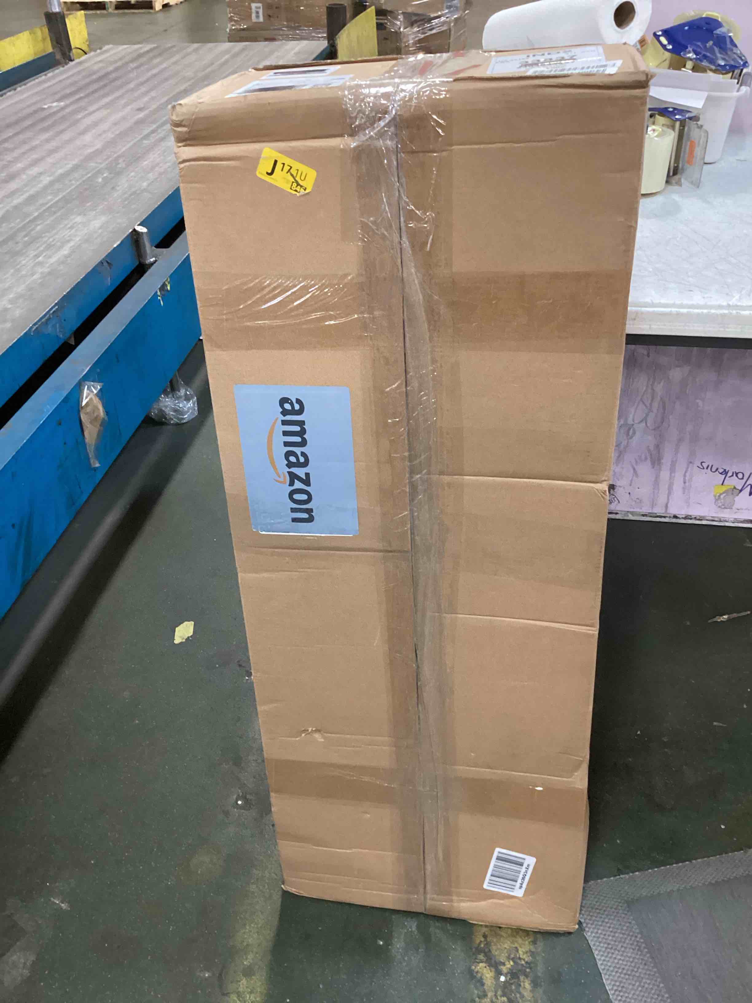 https://s3.amazonaws.com/lotting-images-prod/bidfta/BLU6602670_1719006874277.jpeg