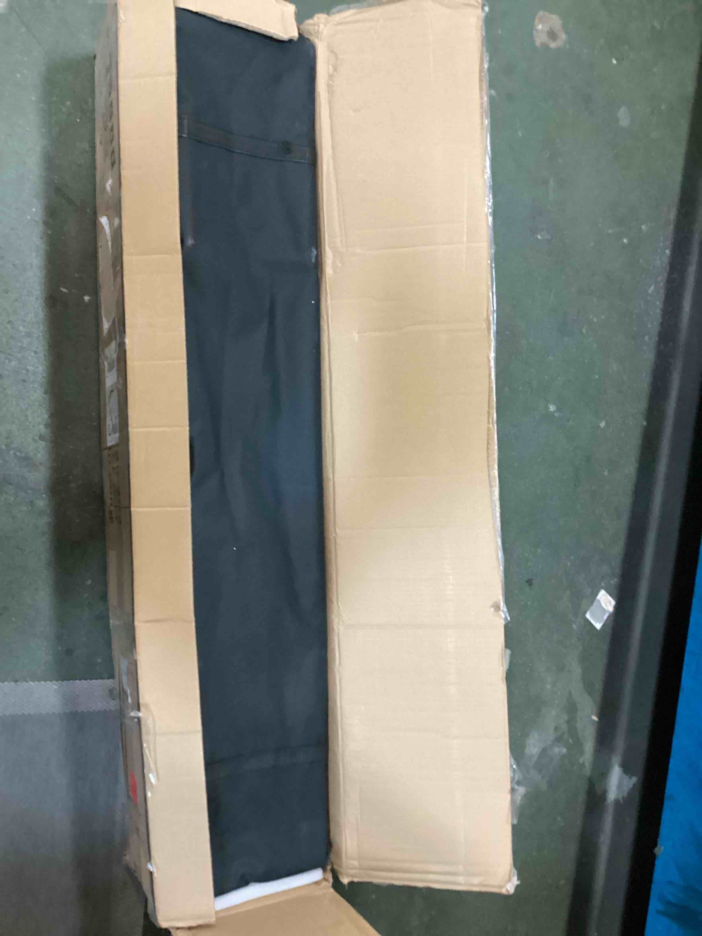 https://s3.amazonaws.com/lotting-images-prod/bidfta/BLU6602679_1719011950647.jpeg