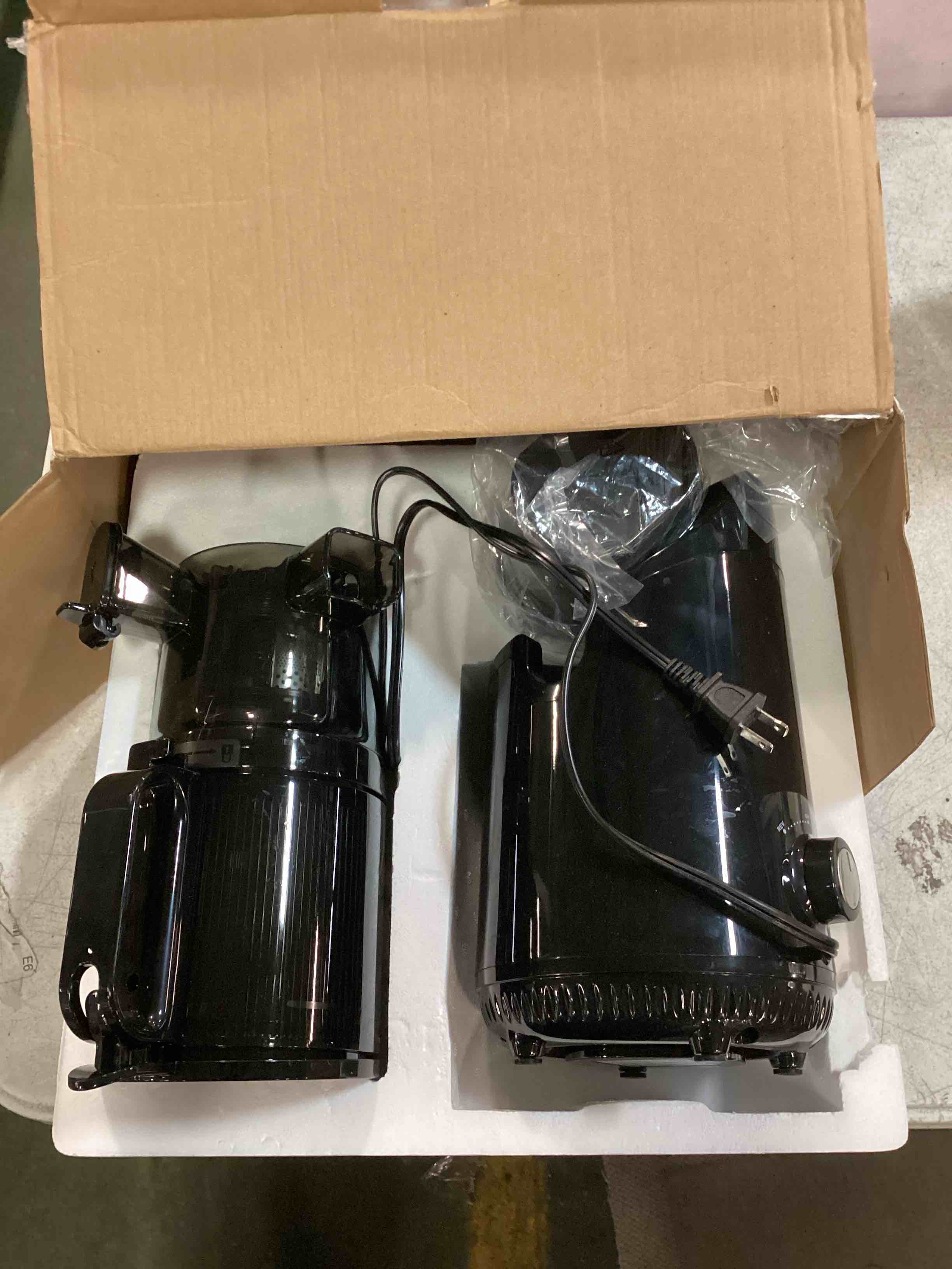 https://s3.amazonaws.com/lotting-images-prod/bidfta/BLU6602683_1719014062349.jpeg
