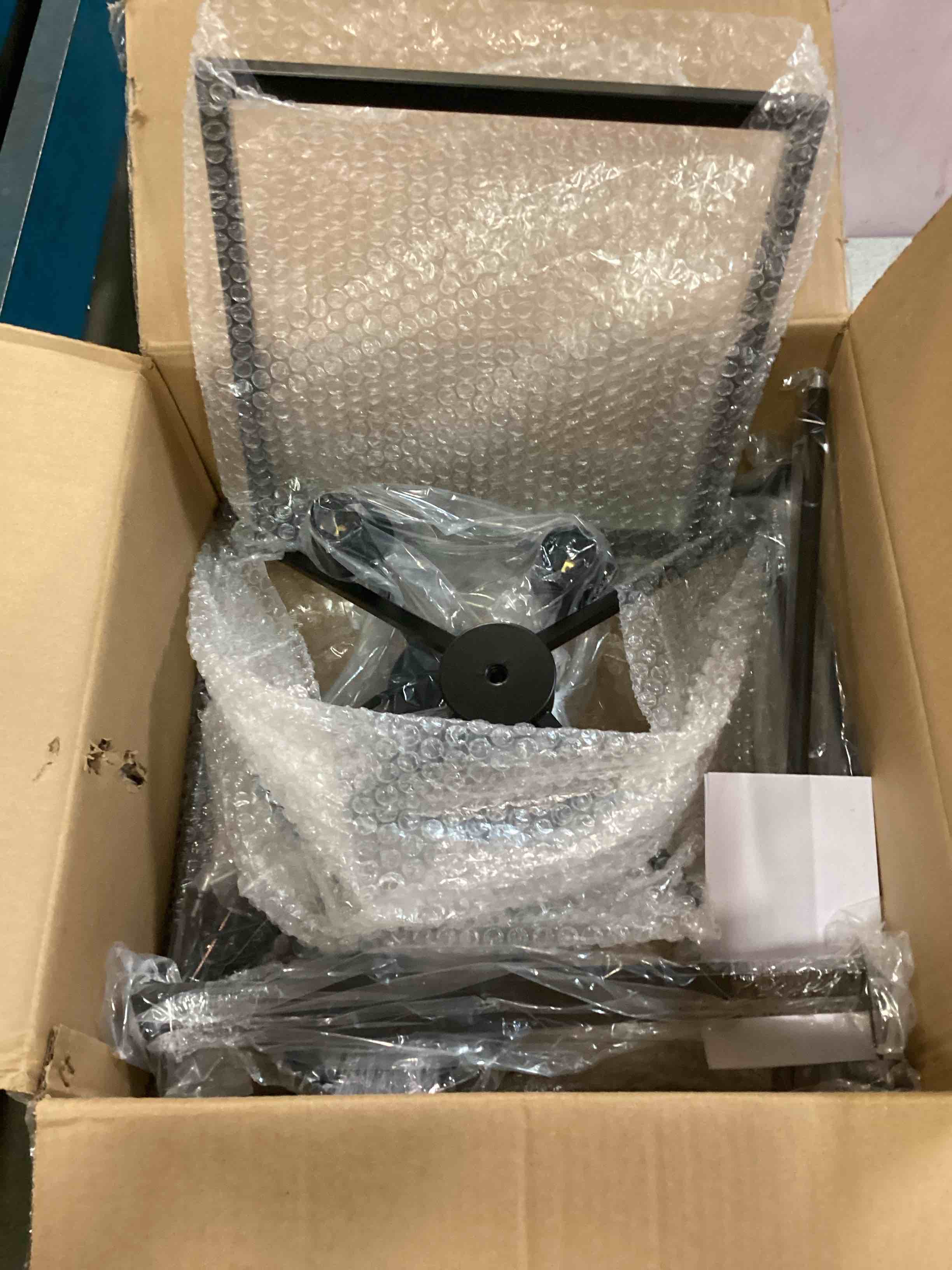 https://s3.amazonaws.com/lotting-images-prod/bidfta/BLU6602684_1719014336997.jpeg