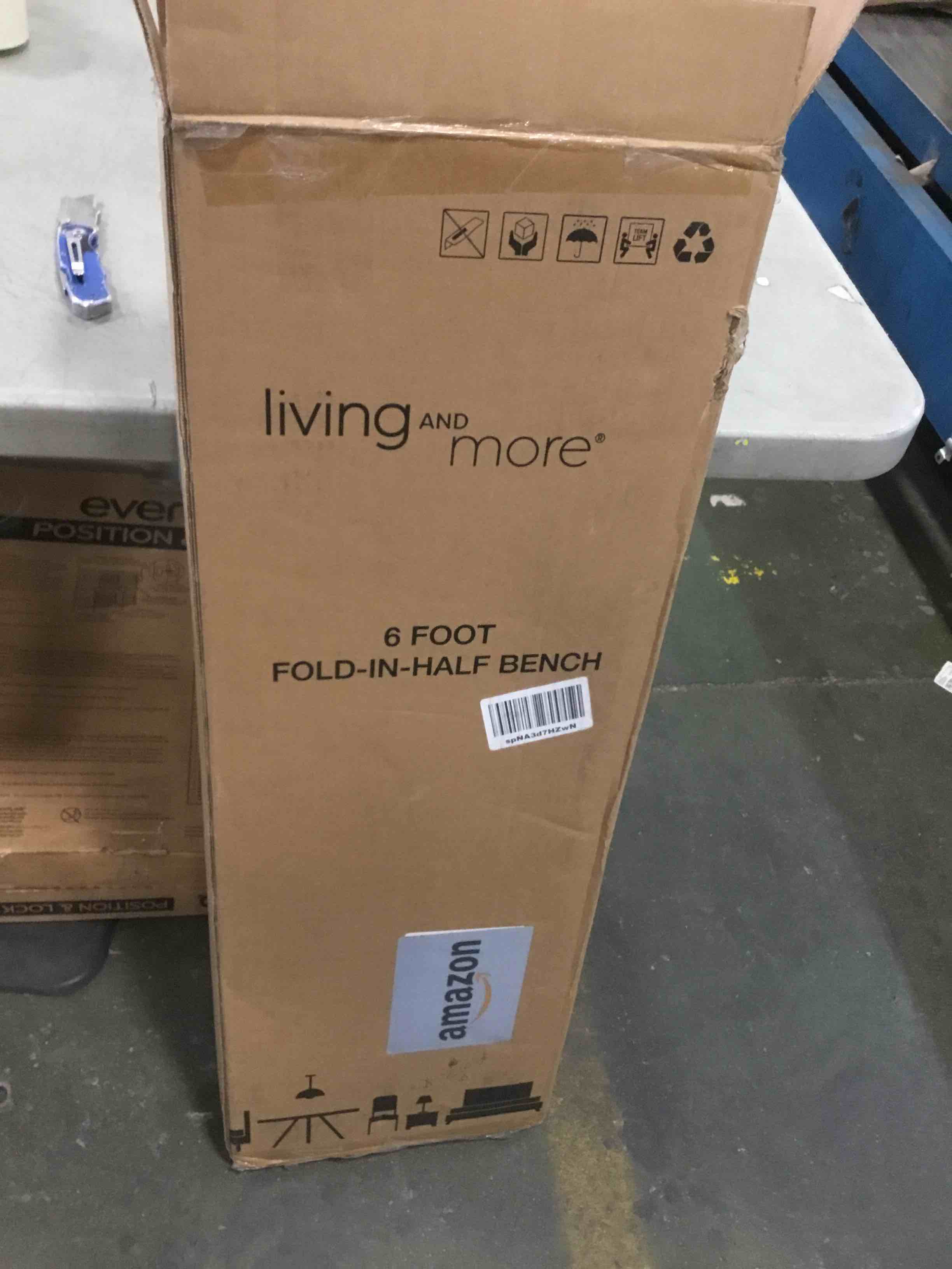 https://s3.amazonaws.com/lotting-images-prod/bidfta/BLU6603601_1719235920336.jpeg