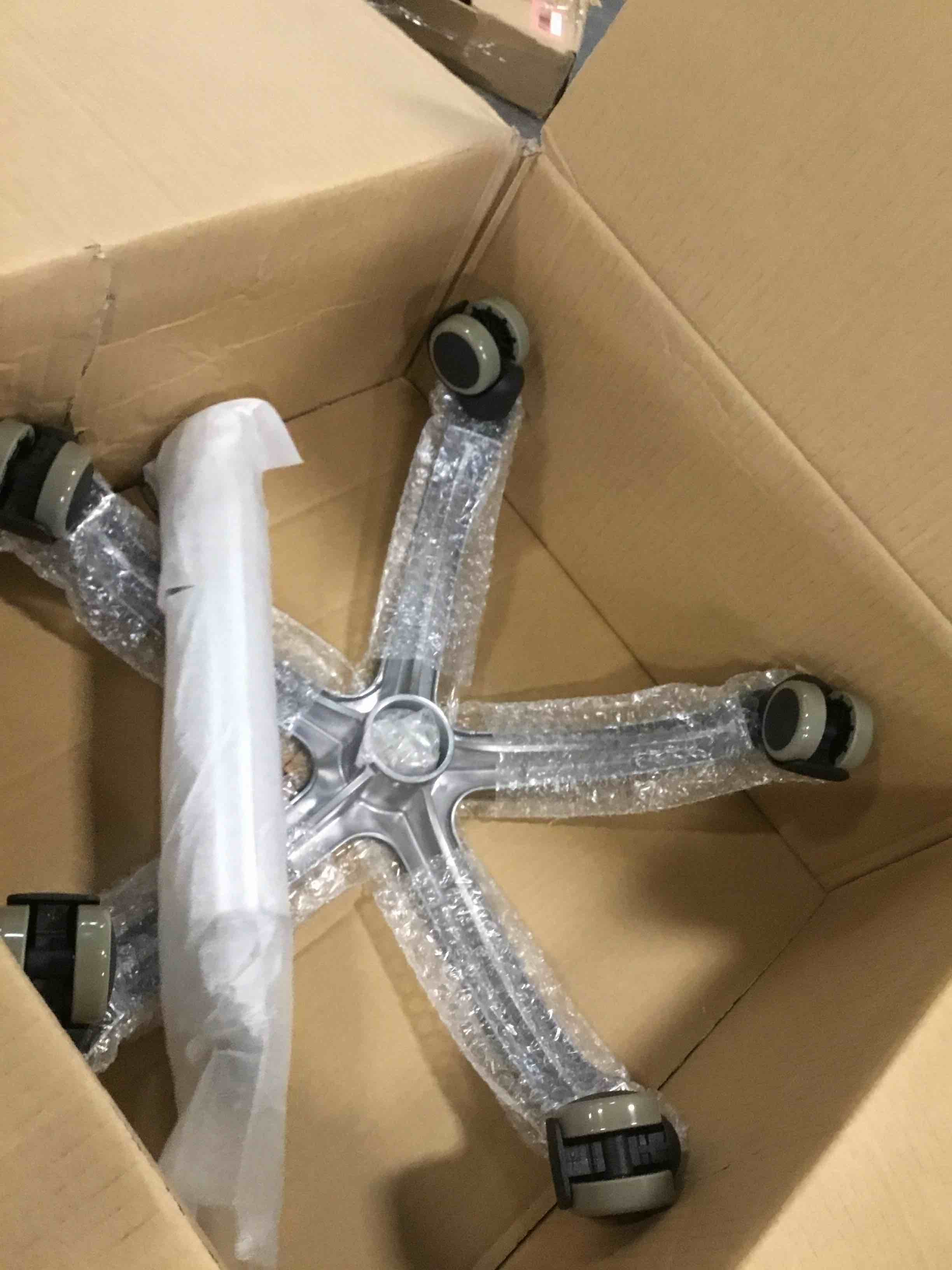 https://s3.amazonaws.com/lotting-images-prod/bidfta/BLU6603979_1719330207663.jpeg