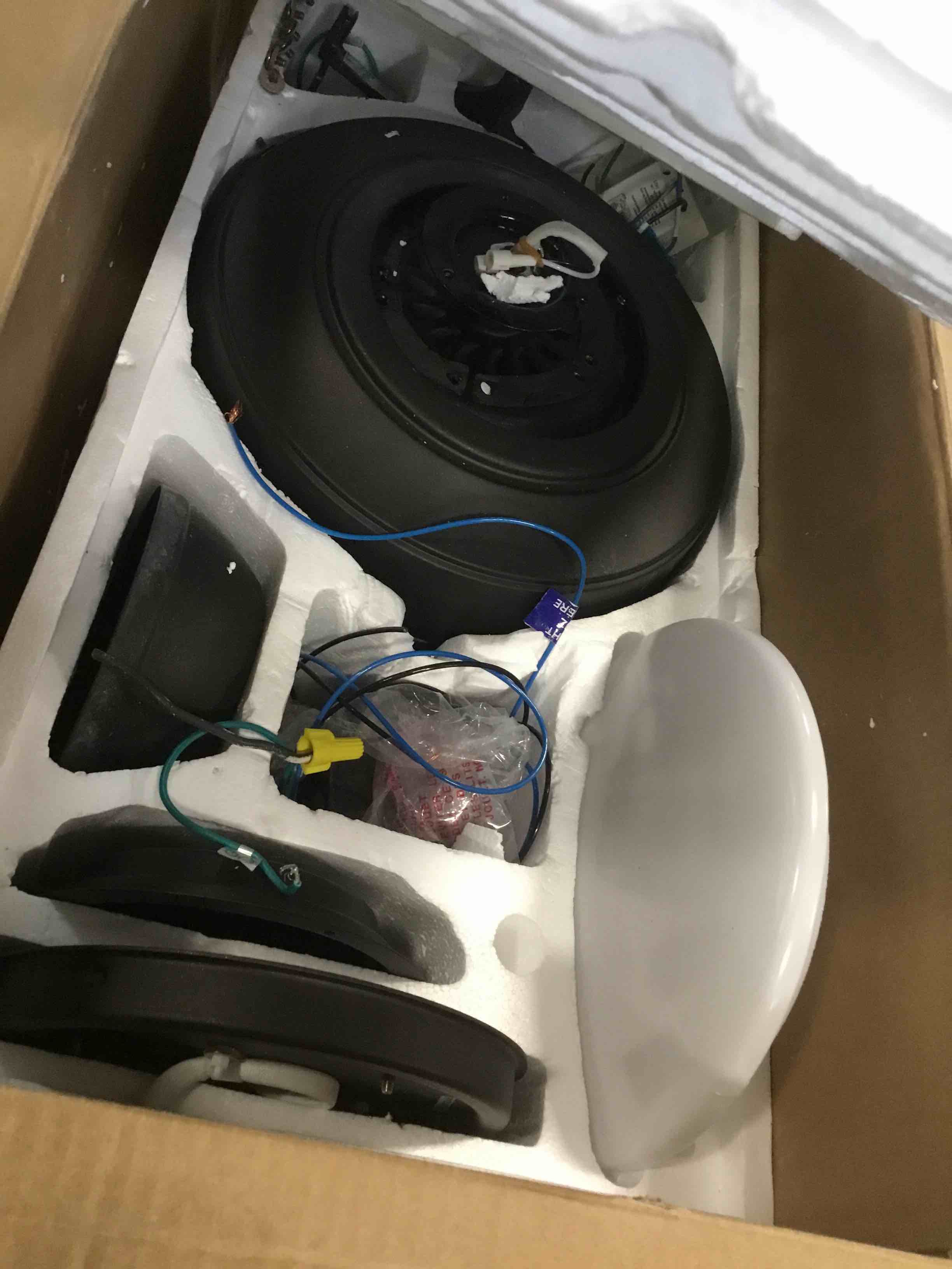 https://s3.amazonaws.com/lotting-images-prod/bidfta/BLU6604015_1719335958403.jpeg