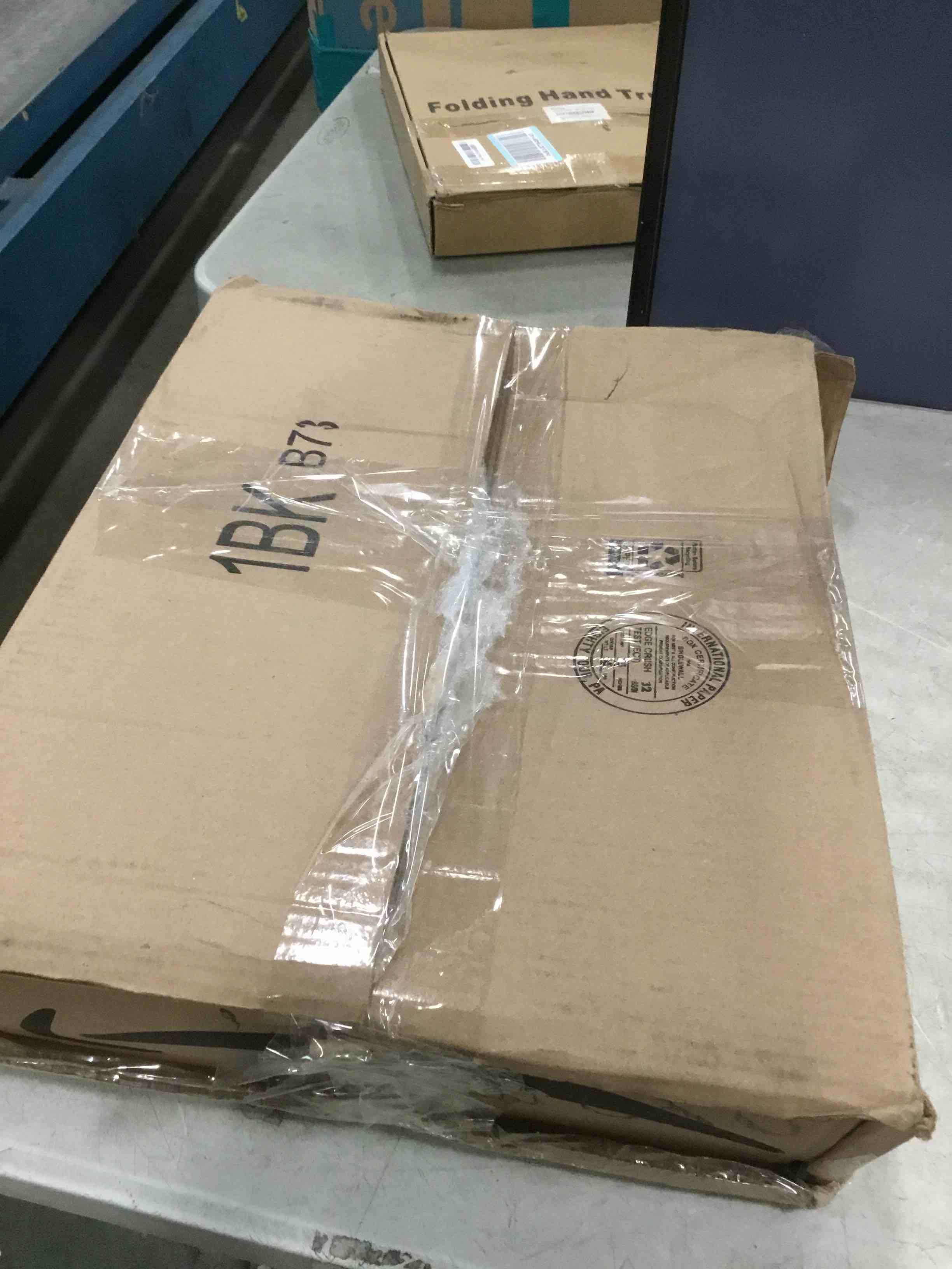https://s3.amazonaws.com/lotting-images-prod/bidfta/BLU6604049_1719339268871.jpeg