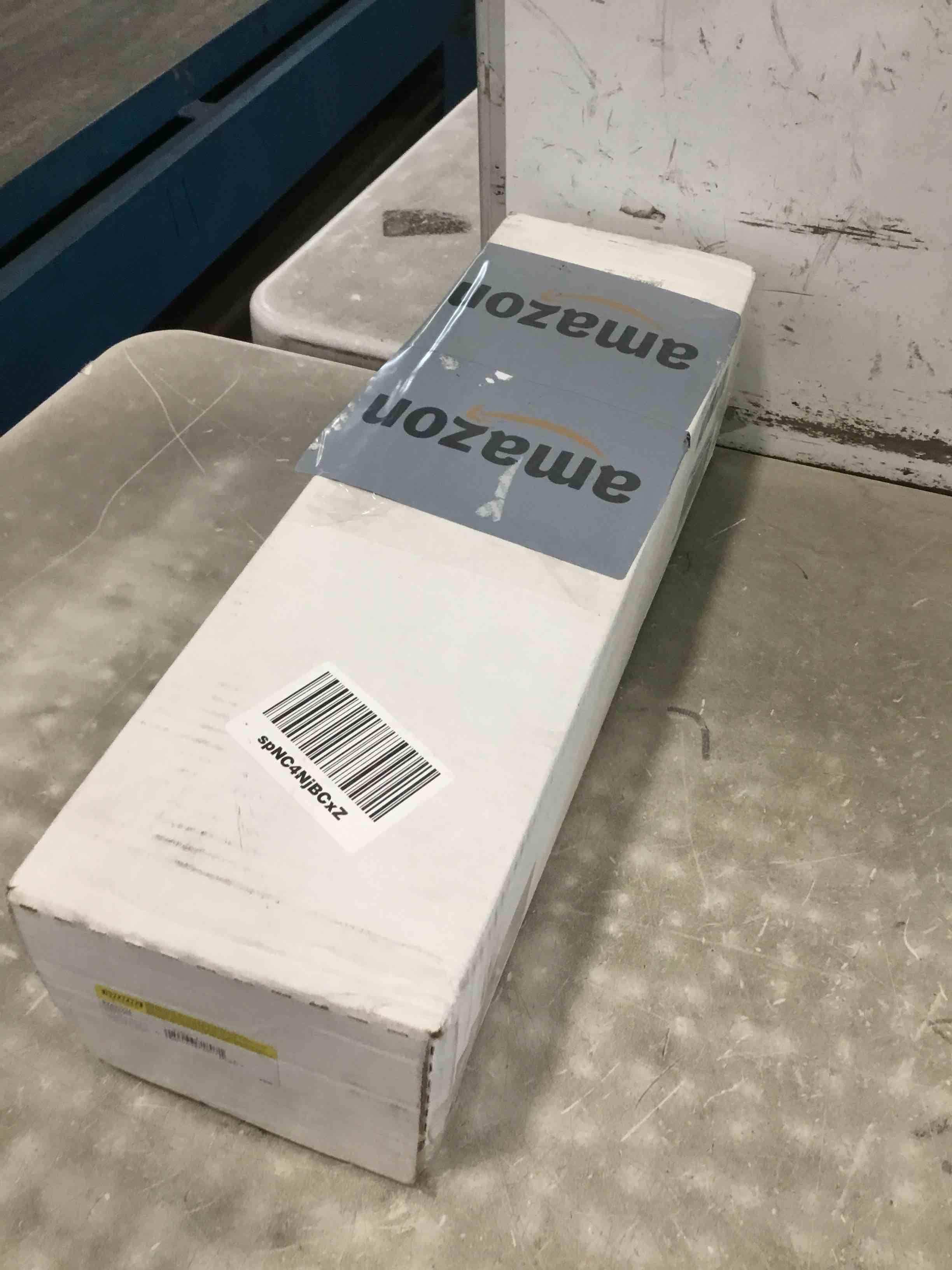 https://s3.amazonaws.com/lotting-images-prod/bidfta/BLU6604751_1719501470857.jpeg