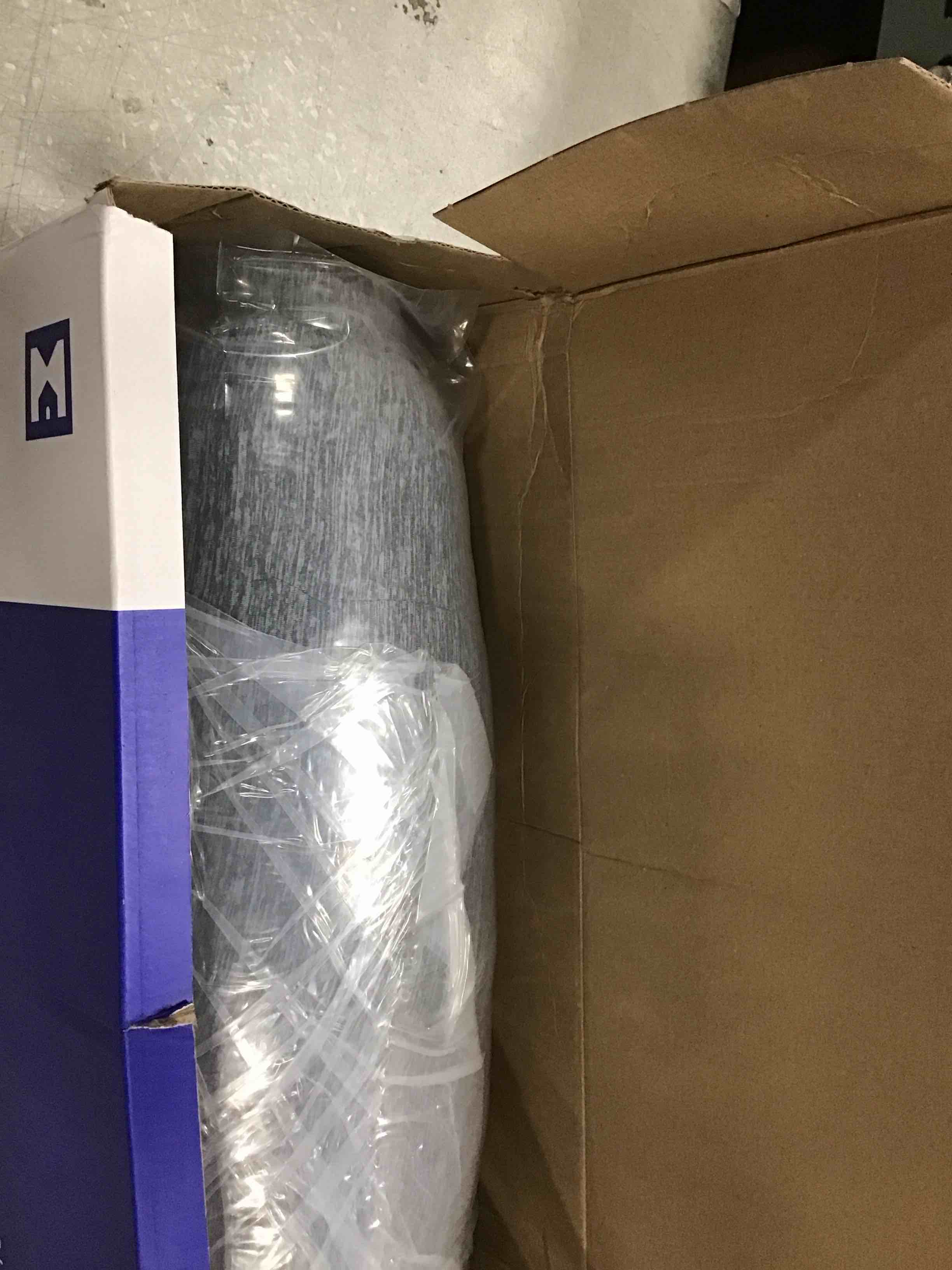 https://s3.amazonaws.com/lotting-images-prod/bidfta/BLU6606848_1718762623853.jpeg
