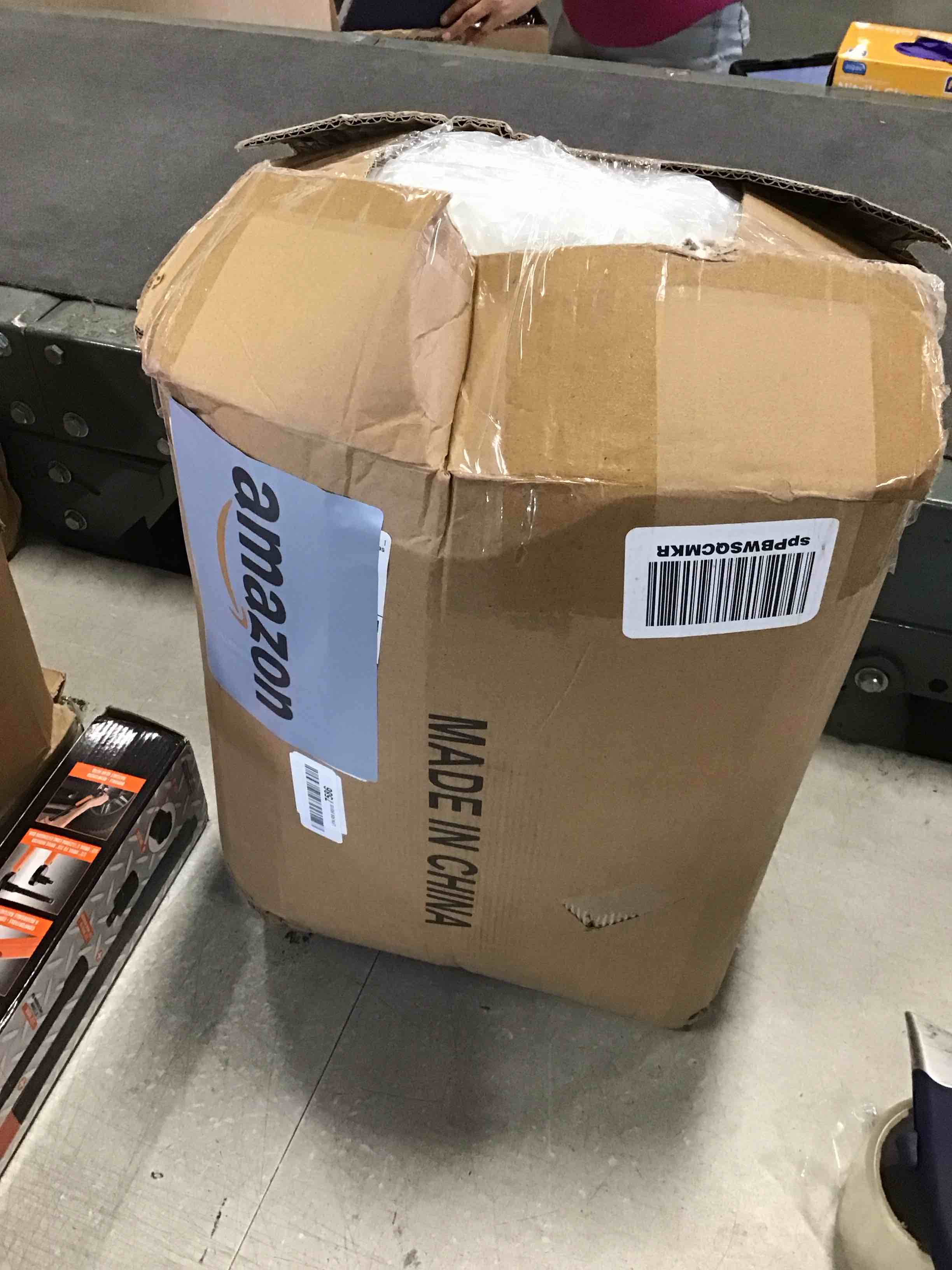 https://s3.amazonaws.com/lotting-images-prod/bidfta/BLU6607502_1719419970787.jpeg