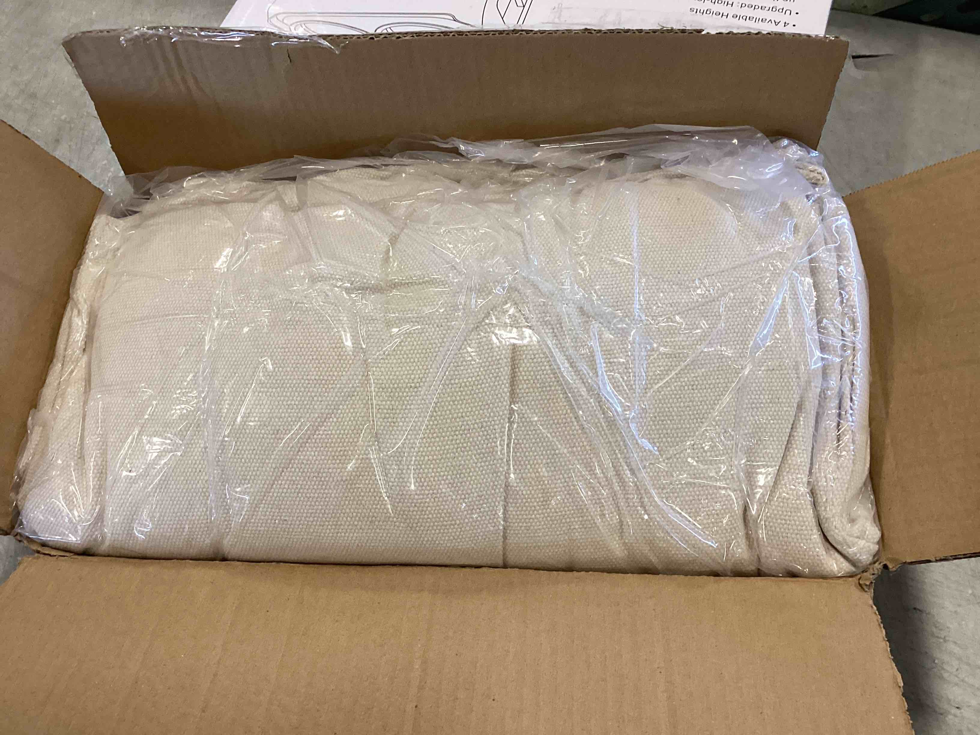 https://s3.amazonaws.com/lotting-images-prod/bidfta/BLU6607780_1719500945377.jpeg