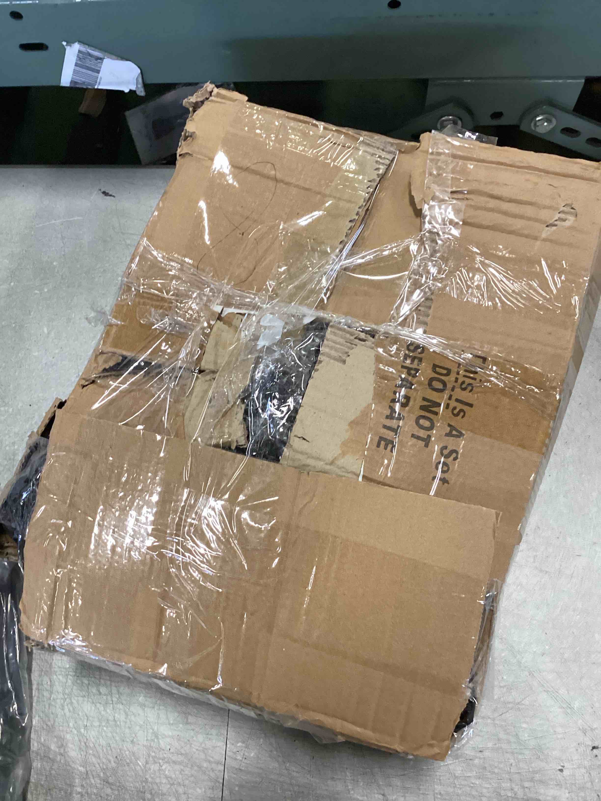https://s3.amazonaws.com/lotting-images-prod/bidfta/BLU6607850_1719509192333.jpeg
