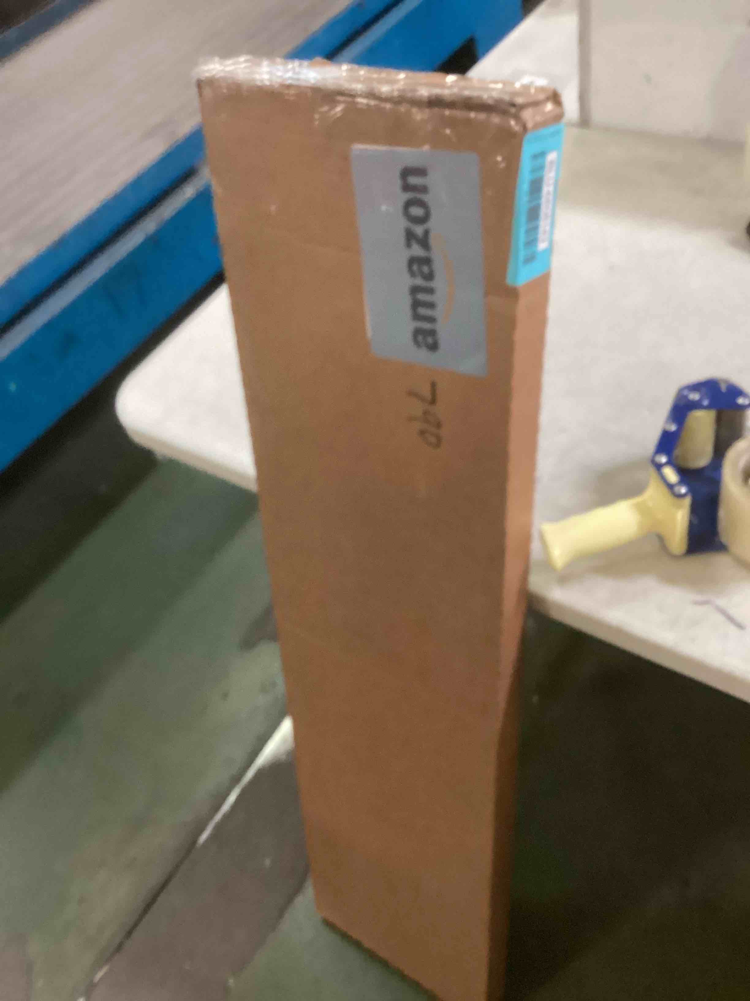 https://s3.amazonaws.com/lotting-images-prod/bidfta/BLU6608143_1717774066132.jpeg