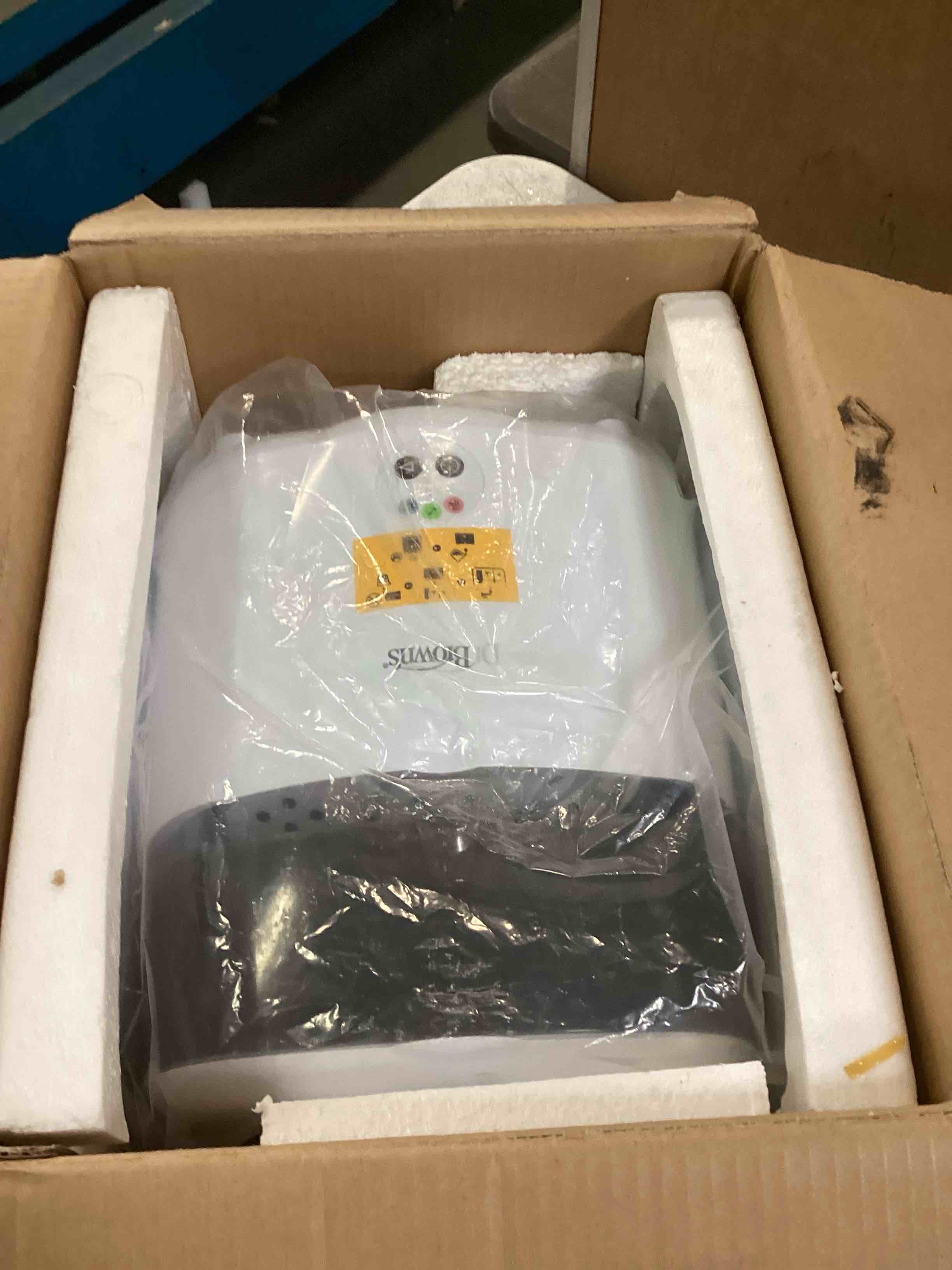 https://s3.amazonaws.com/lotting-images-prod/bidfta/BLU6608355_1717856751510.jpeg