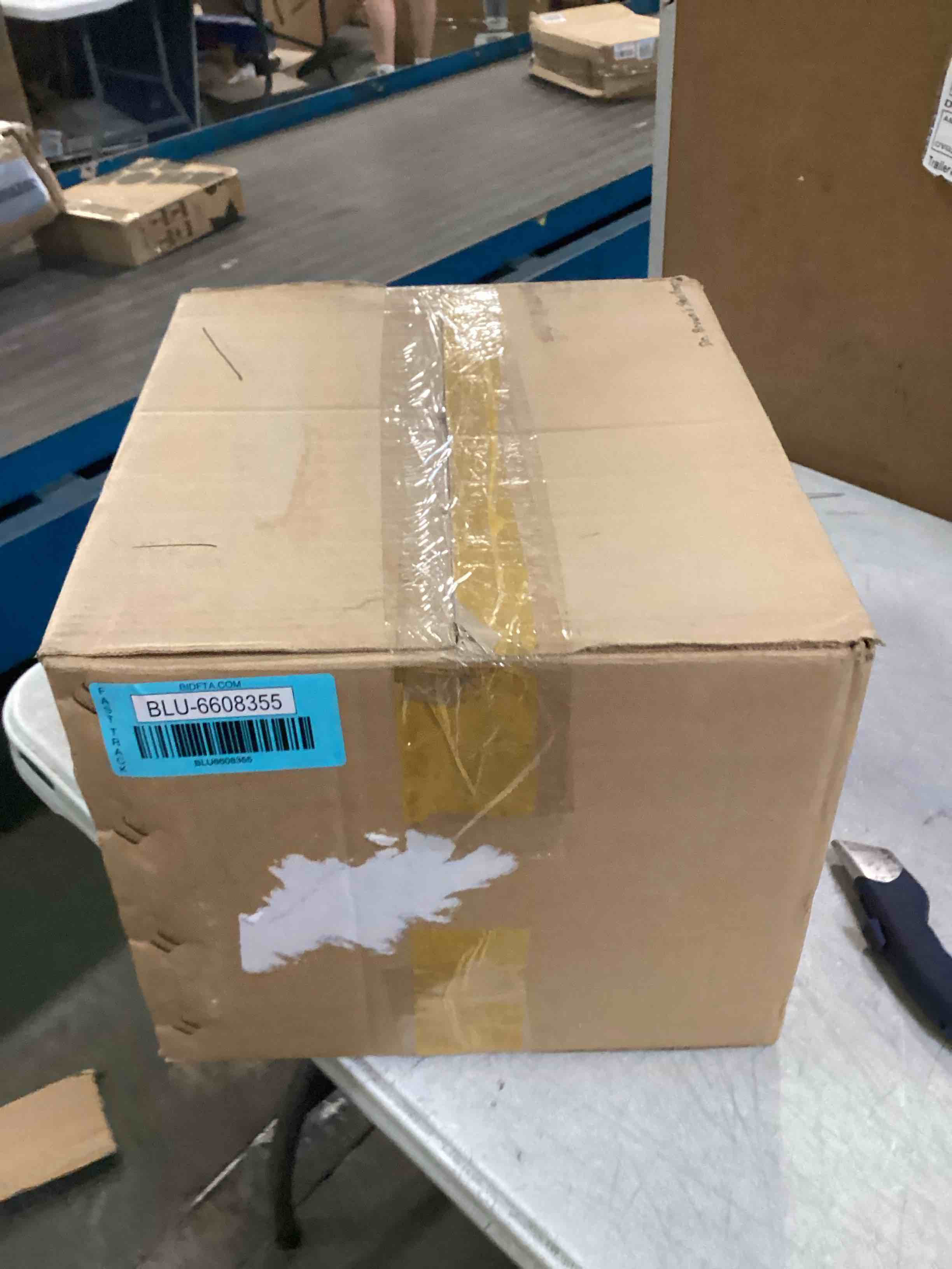 https://s3.amazonaws.com/lotting-images-prod/bidfta/BLU6608355_1717856771756.jpeg