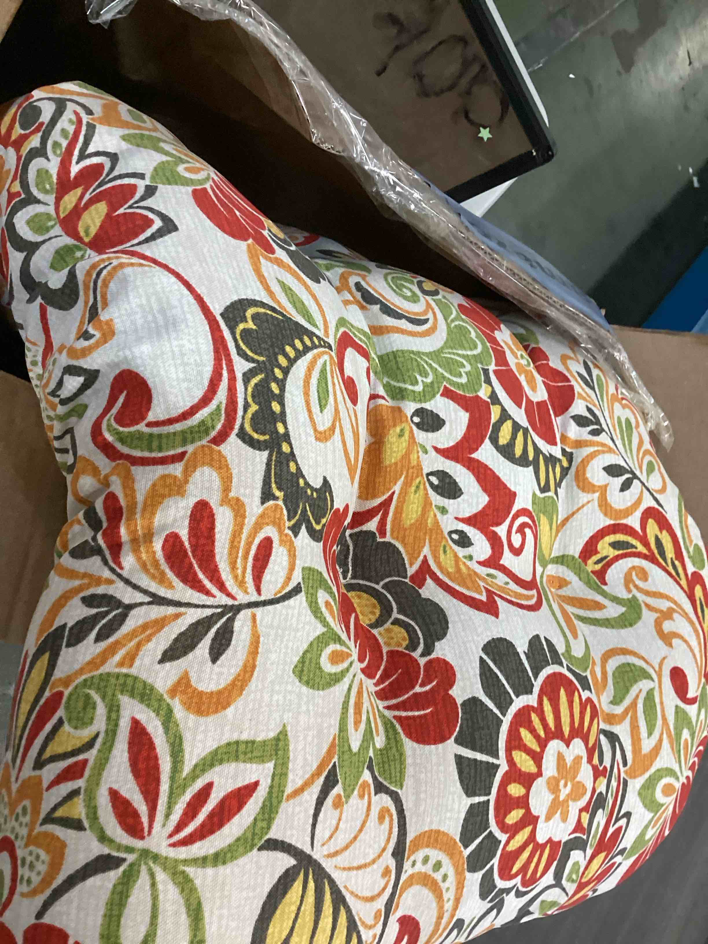 https://s3.amazonaws.com/lotting-images-prod/bidfta/BLU6608676_1718455981724.jpeg