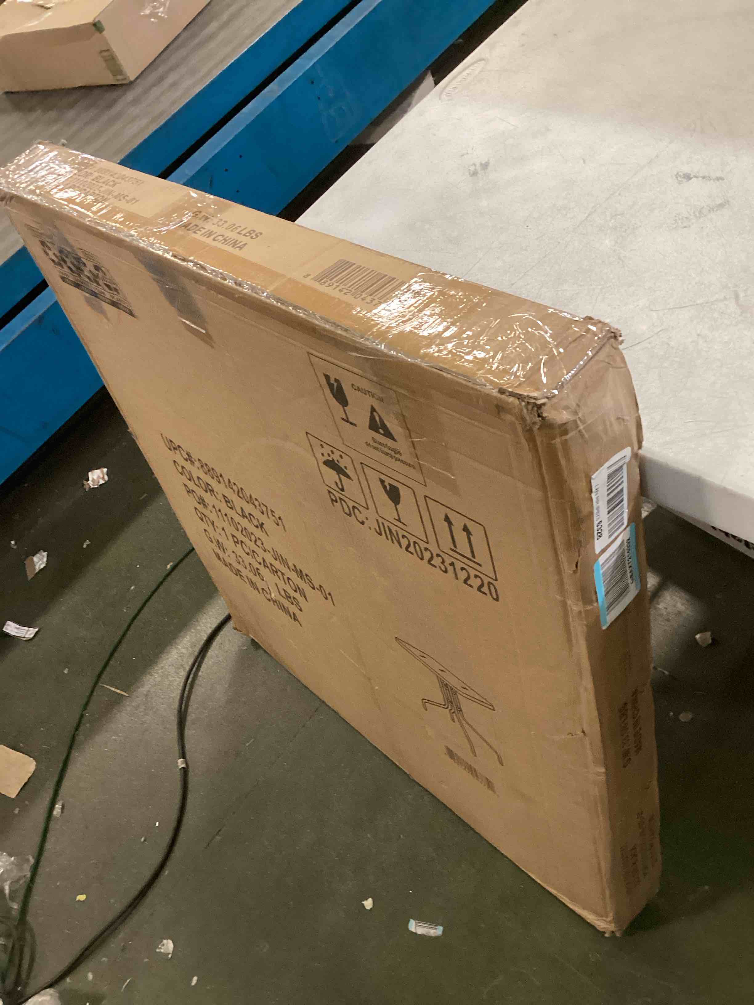 https://s3.amazonaws.com/lotting-images-prod/bidfta/BLU6609407_1719327618301.jpeg