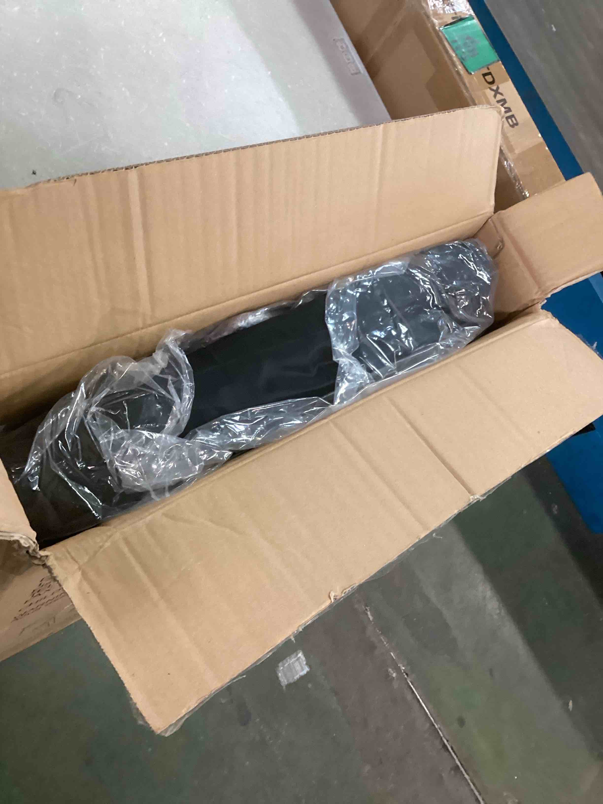 https://s3.amazonaws.com/lotting-images-prod/bidfta/BLU6611122_1718023570142.jpeg