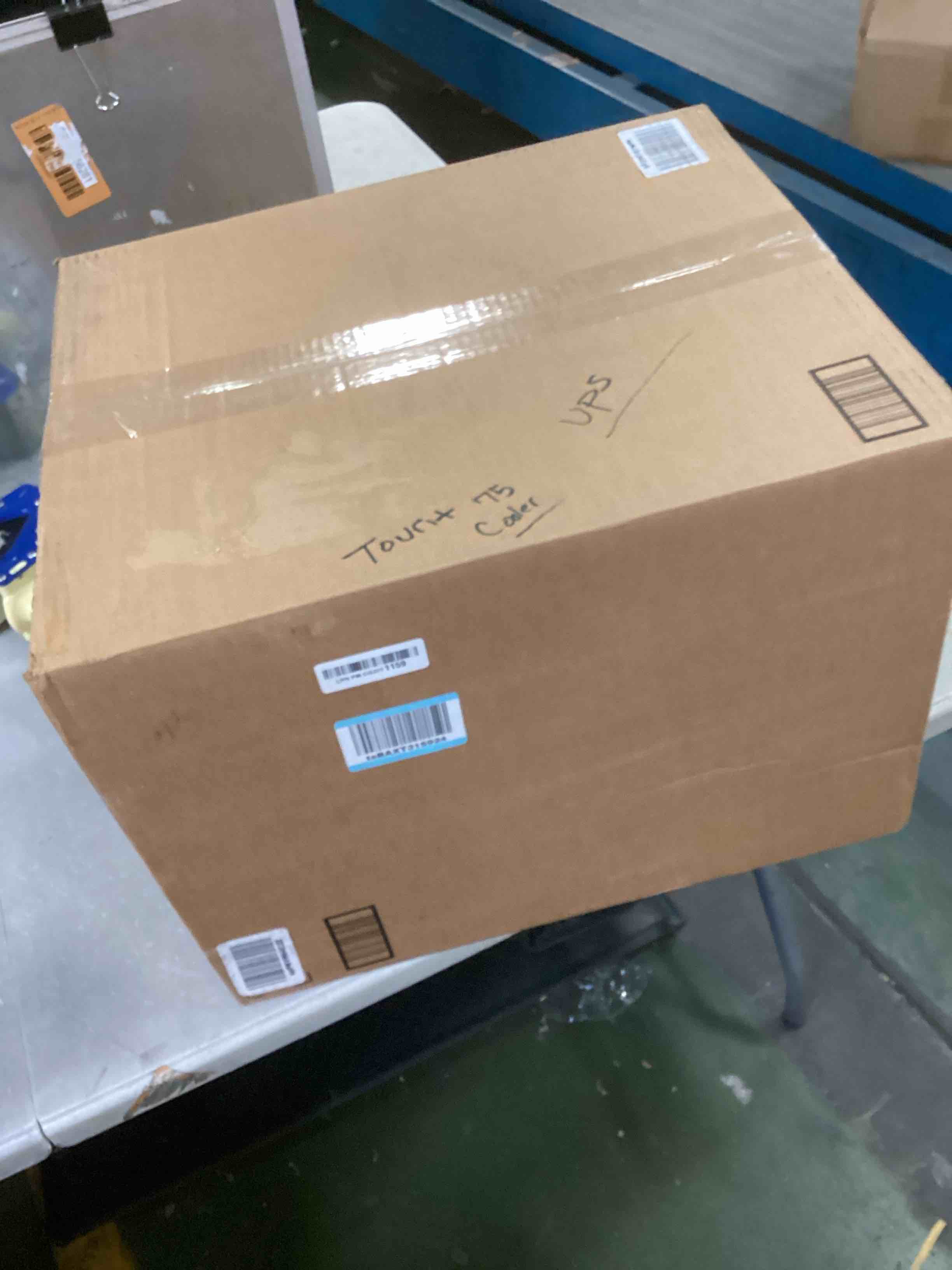 https://s3.amazonaws.com/lotting-images-prod/bidfta/BLU6611160_1718032984051.jpeg