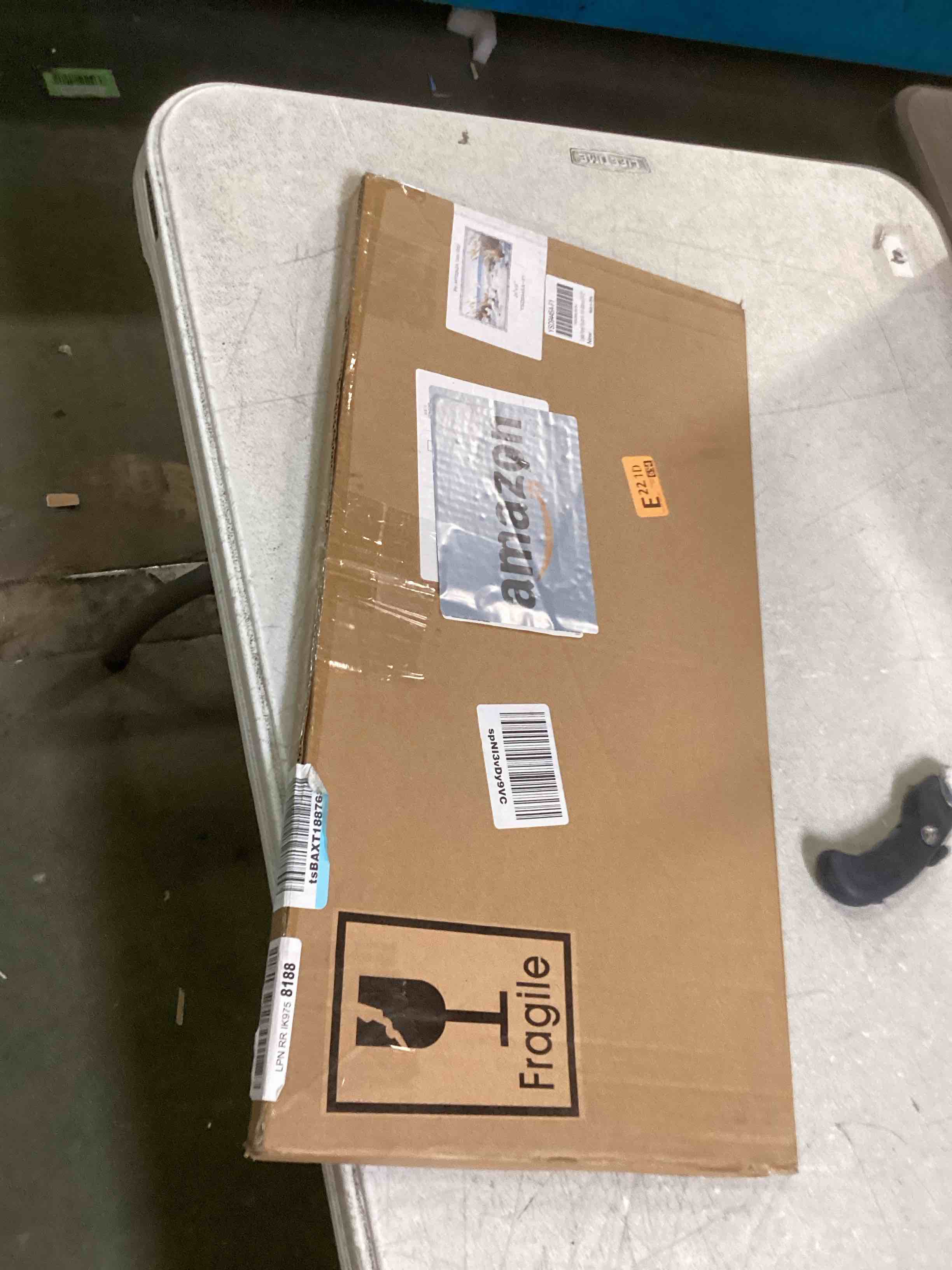 https://s3.amazonaws.com/lotting-images-prod/bidfta/BLU6611393_1718115775858.jpeg