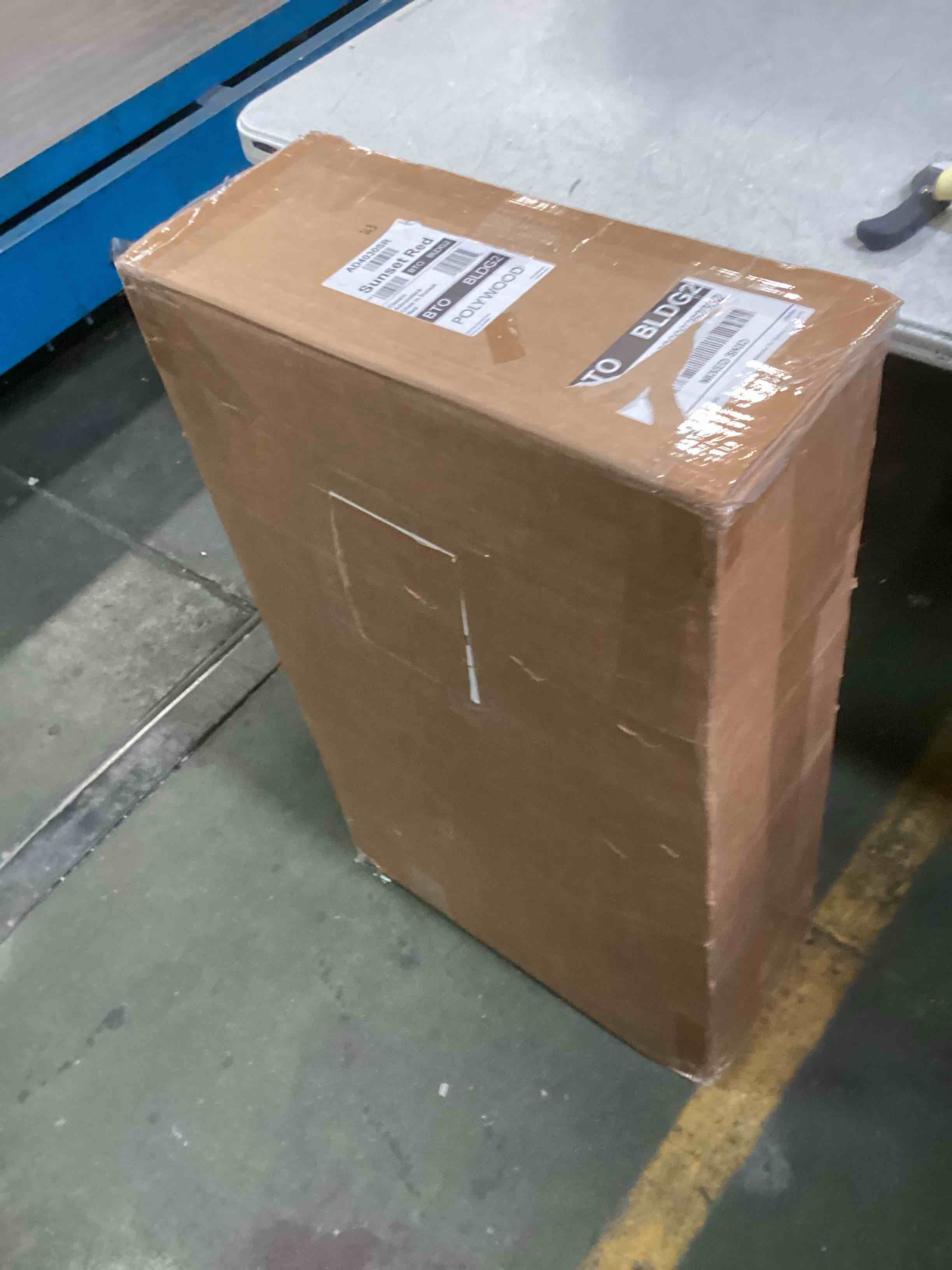 https://s3.amazonaws.com/lotting-images-prod/bidfta/BLU6611407_1718117078263.jpeg