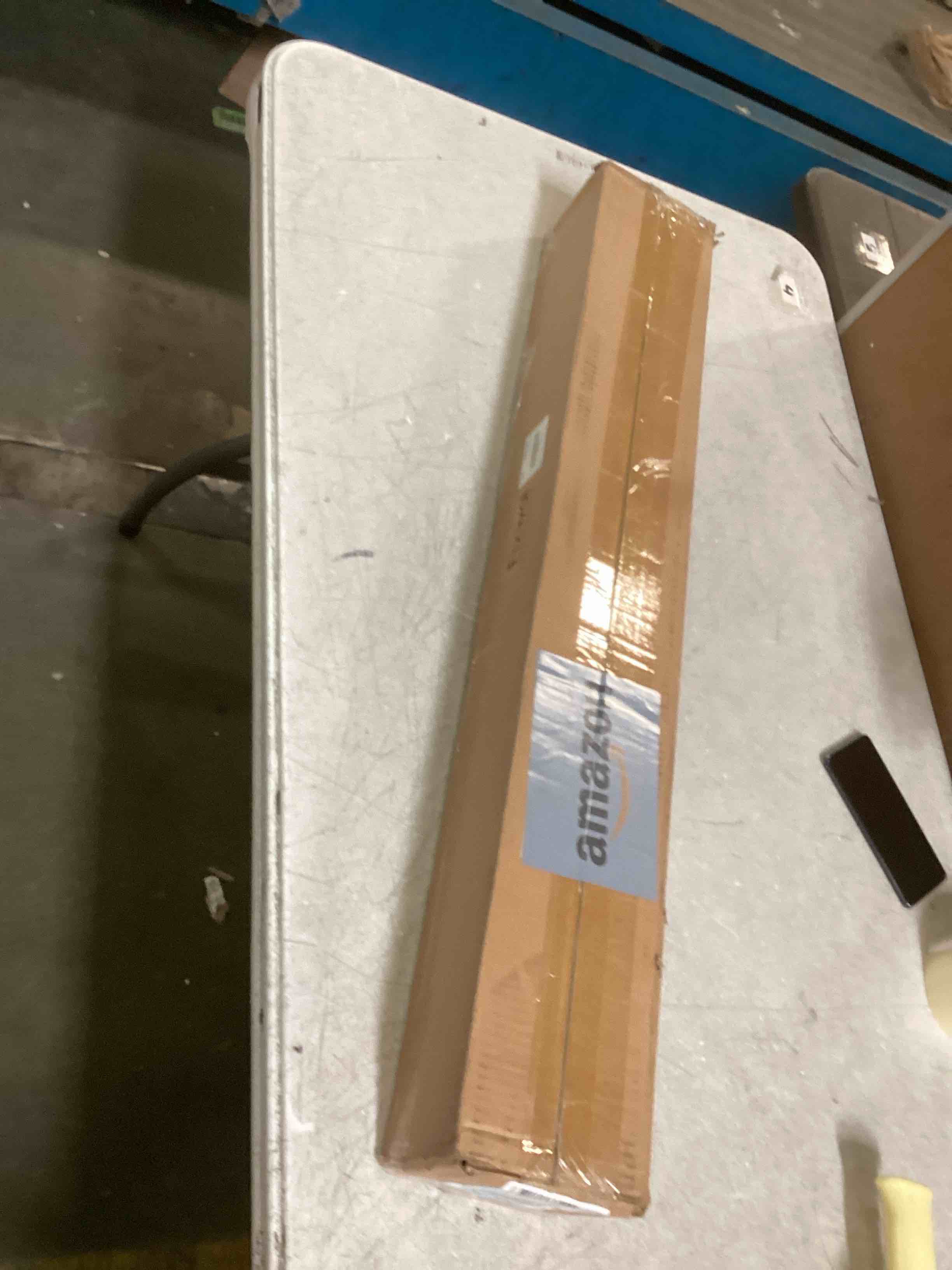 https://s3.amazonaws.com/lotting-images-prod/bidfta/BLU6611490_1718130090682.jpeg
