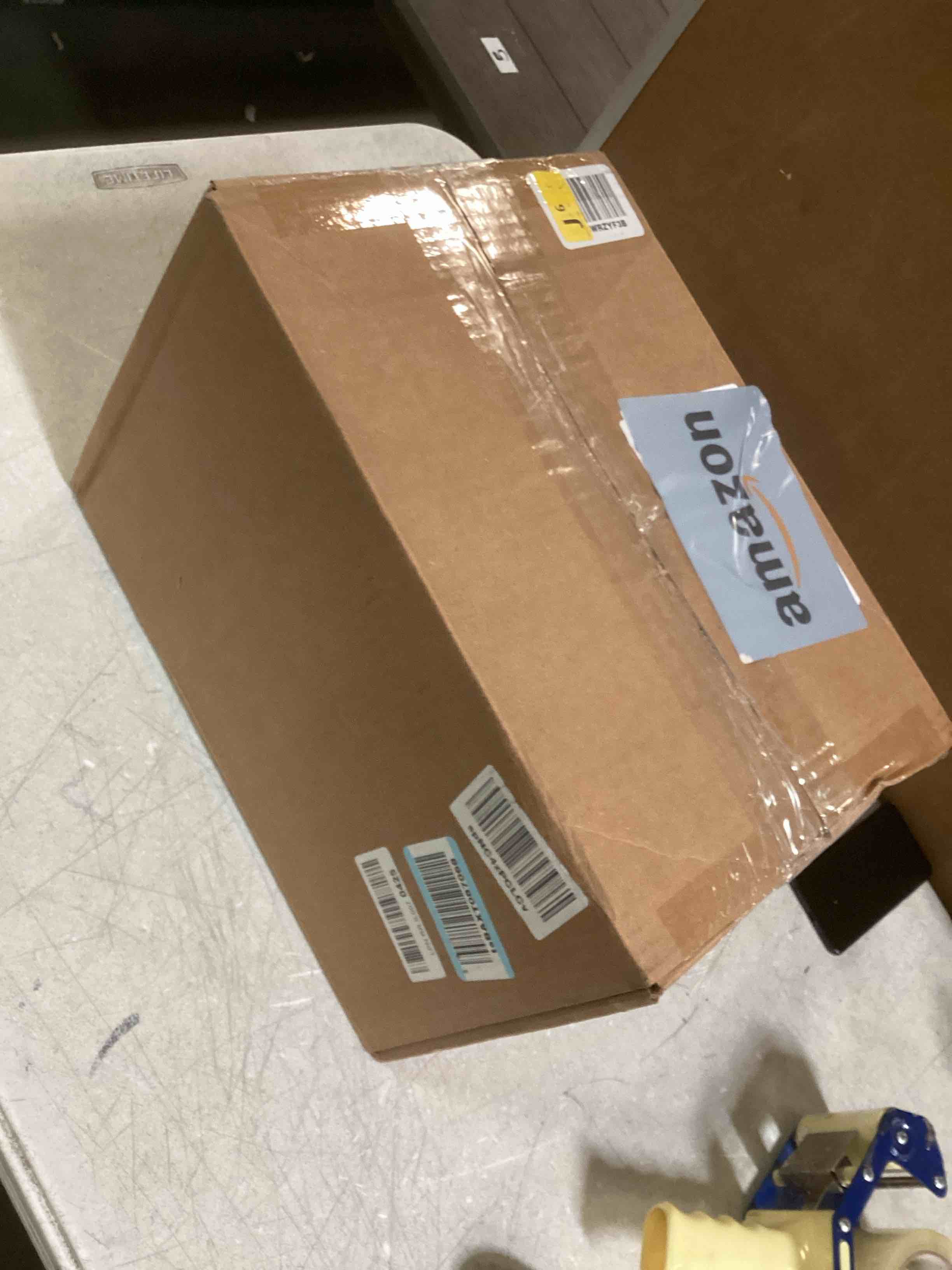 https://s3.amazonaws.com/lotting-images-prod/bidfta/BLU6611539_1718136238875.jpeg