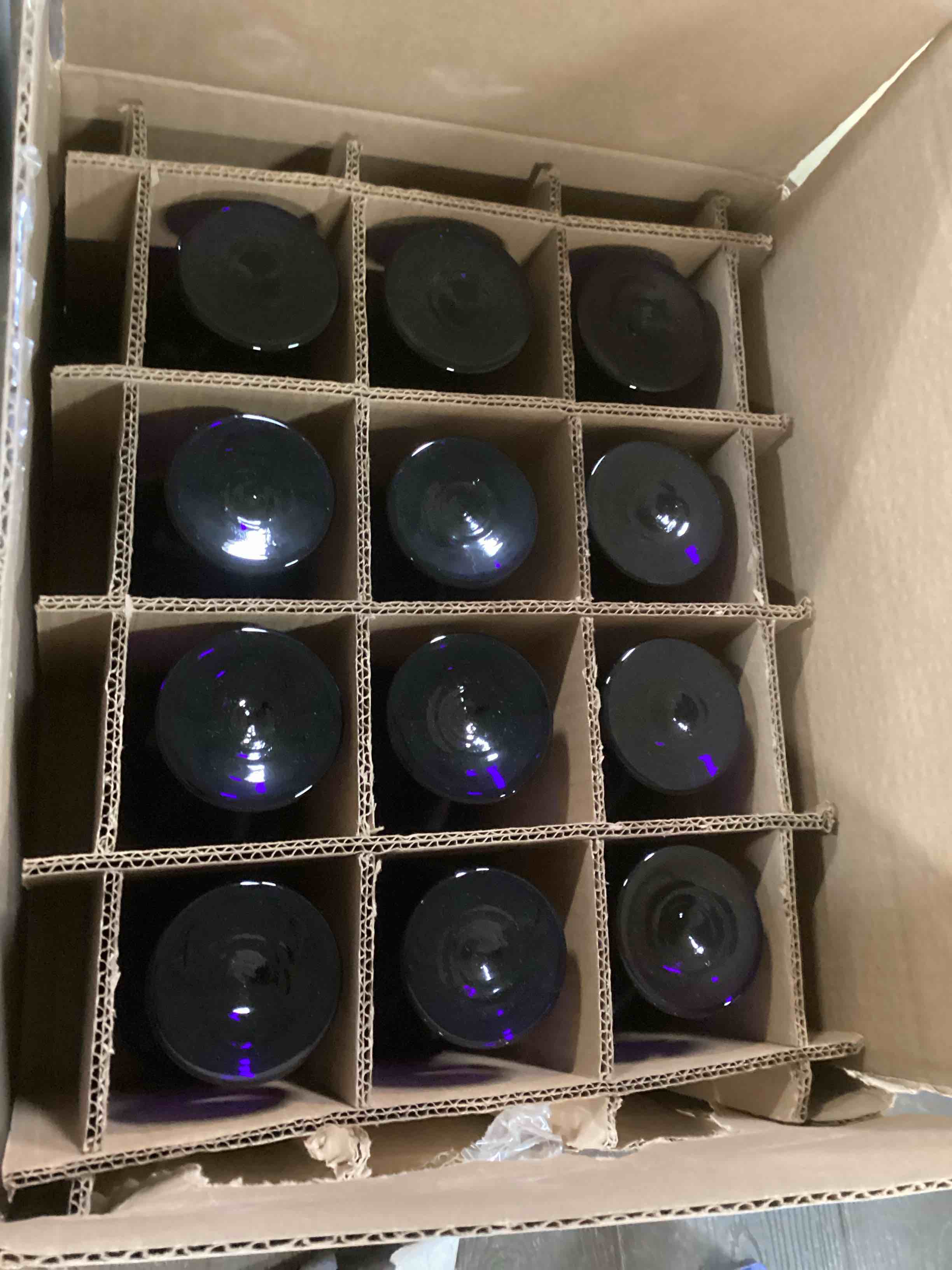 https://s3.amazonaws.com/lotting-images-prod/bidfta/BLU6611578_1718193841436.jpeg
