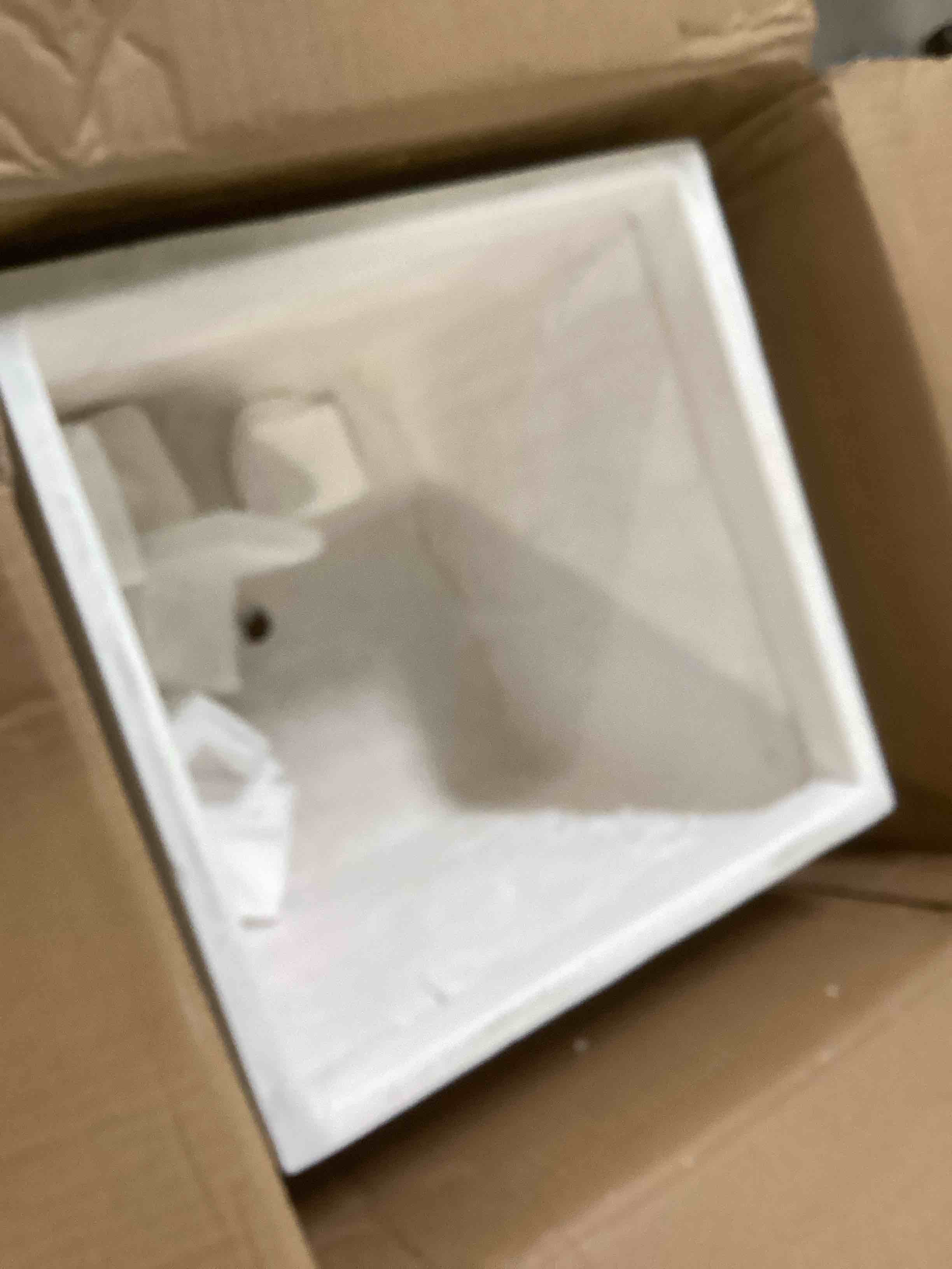 https://s3.amazonaws.com/lotting-images-prod/bidfta/BLU6611671_1718207540150.jpeg