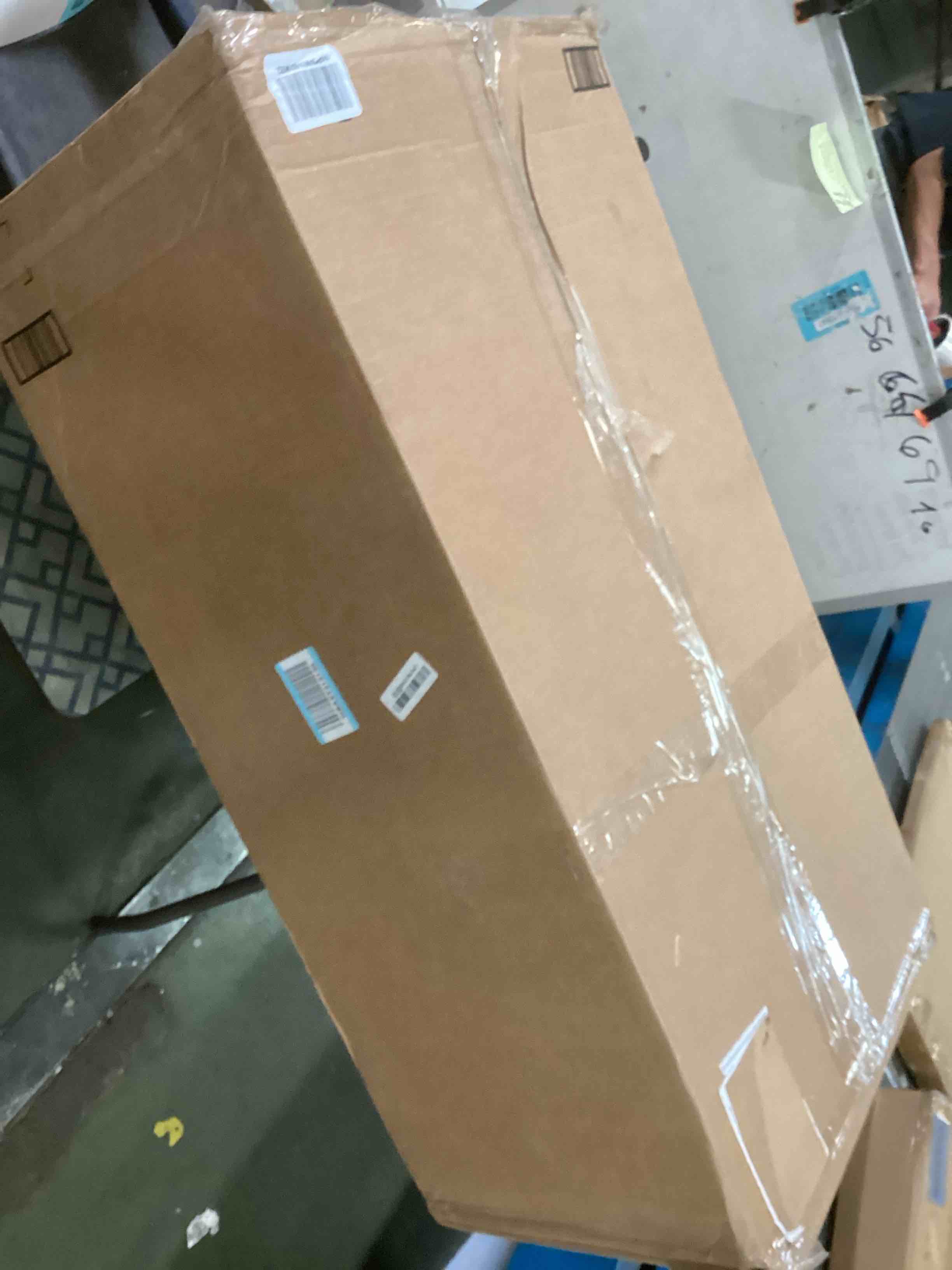 https://s3.amazonaws.com/lotting-images-prod/bidfta/BLU6611685_1718208802280.jpeg