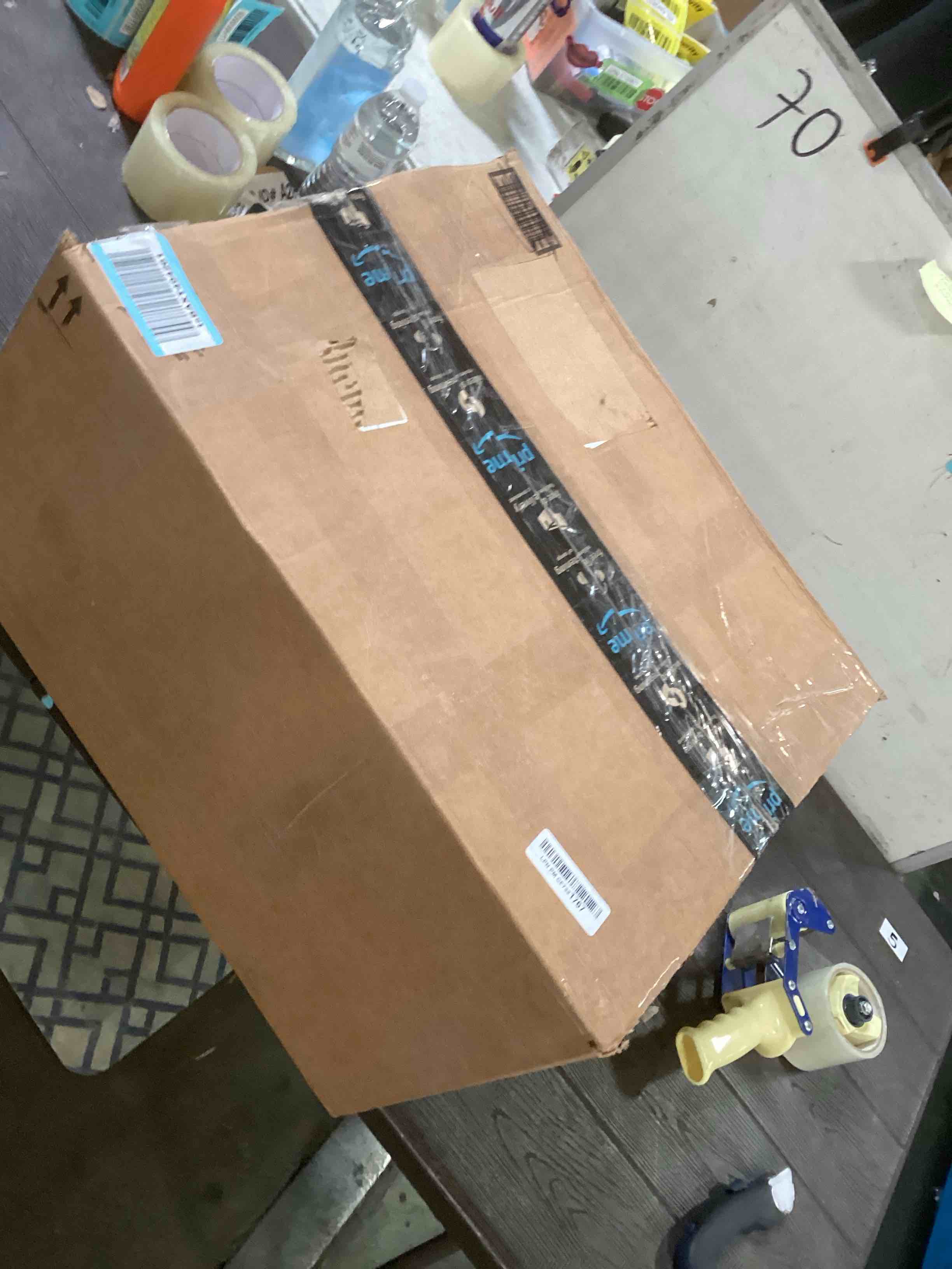 https://s3.amazonaws.com/lotting-images-prod/bidfta/BLU6611724_1718216320411.jpeg