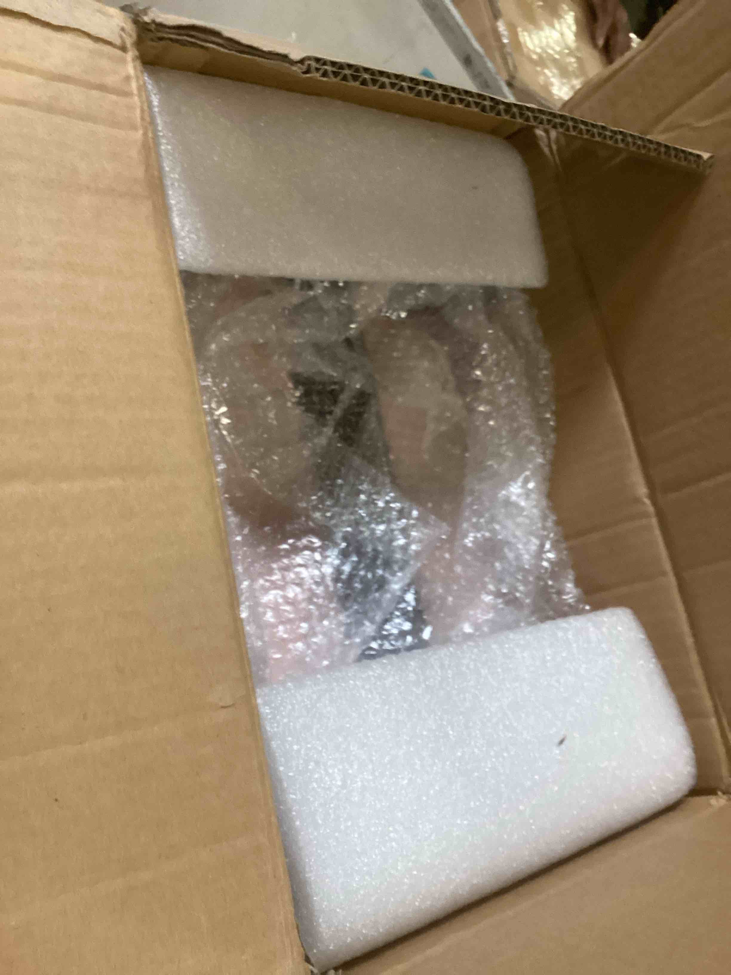 https://s3.amazonaws.com/lotting-images-prod/bidfta/BLU6611764_1718221680412.jpeg