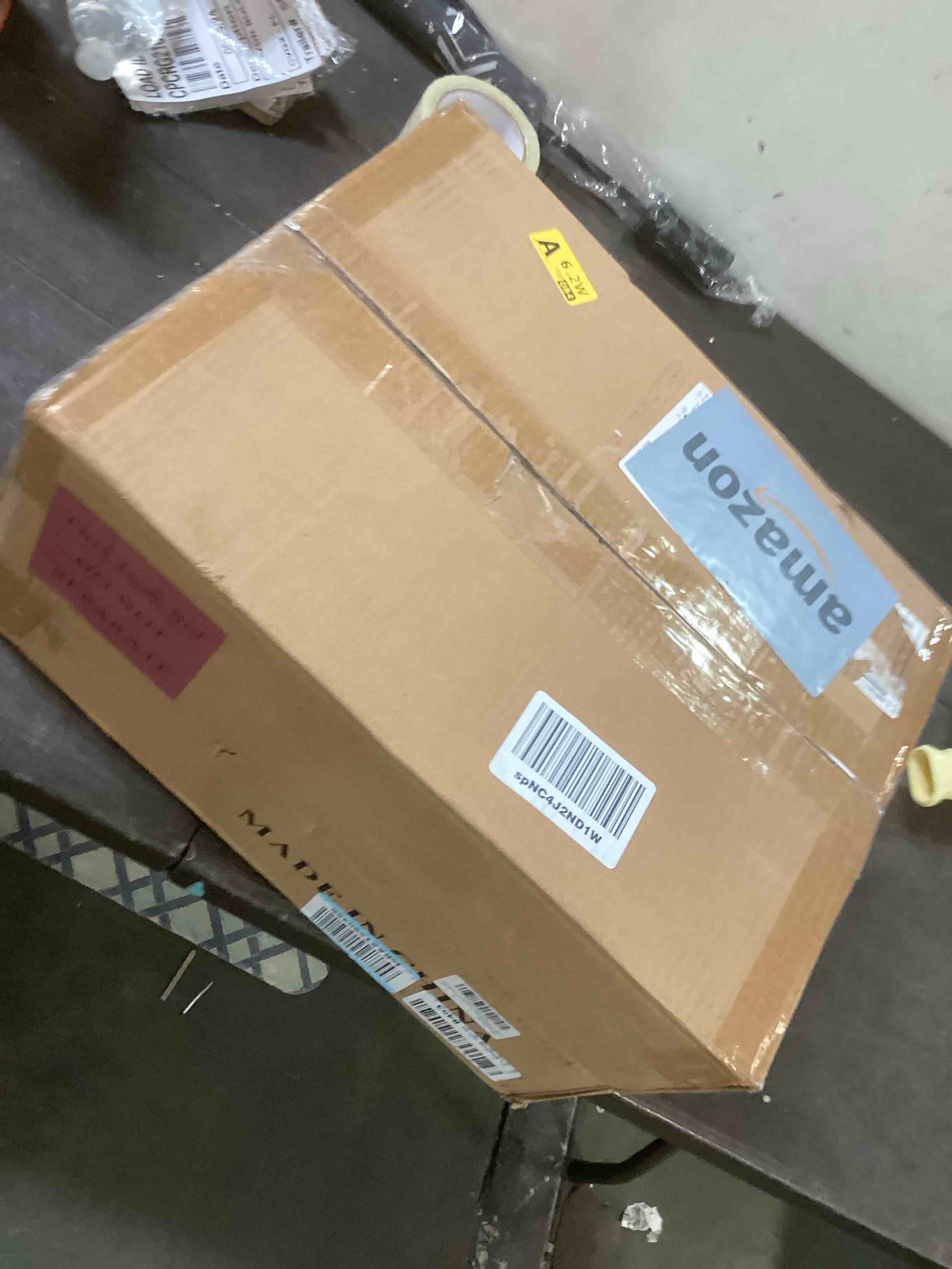 https://s3.amazonaws.com/lotting-images-prod/bidfta/BLU6611770_1718222373047.jpeg