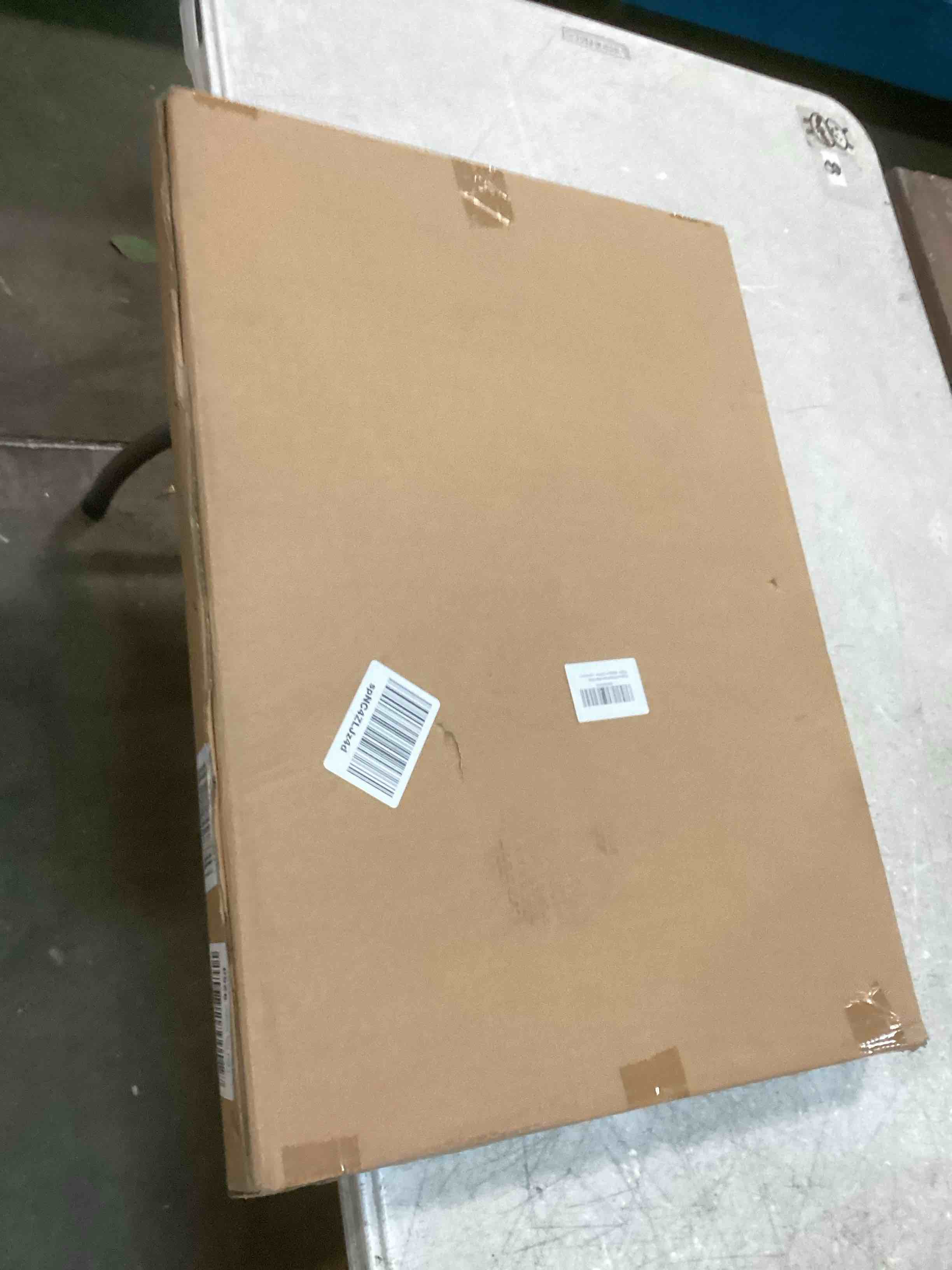 https://s3.amazonaws.com/lotting-images-prod/bidfta/BLU6612285_1718449619745.jpeg