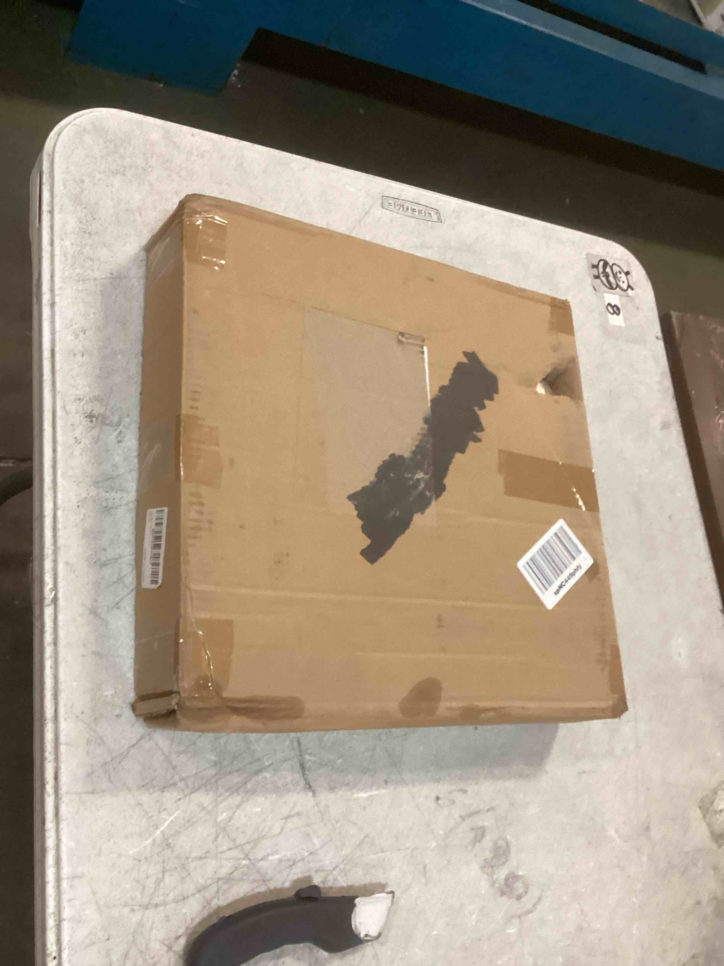 https://s3.amazonaws.com/lotting-images-prod/bidfta/BLU6612301_1718451425372.jpeg