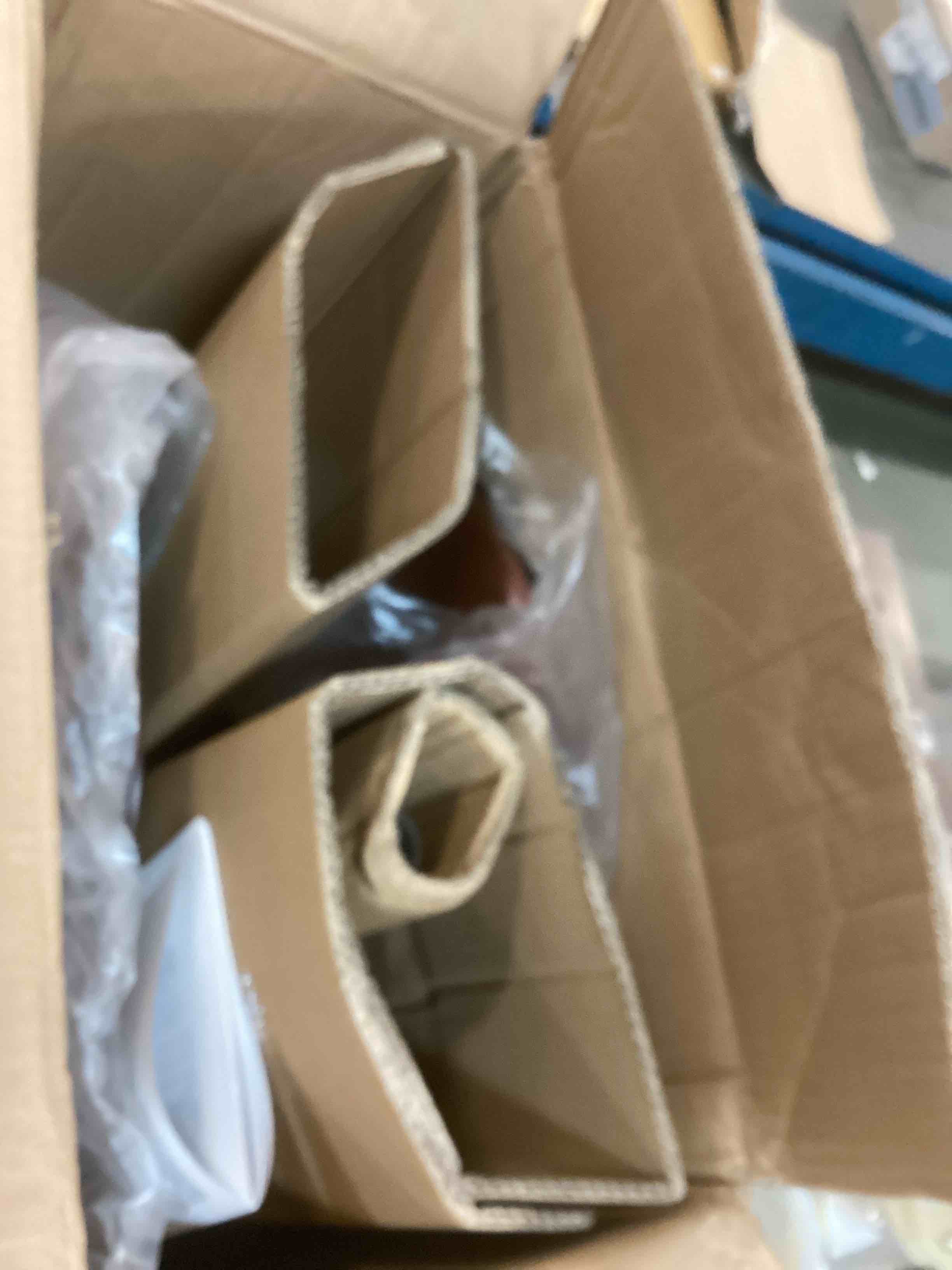 https://s3.amazonaws.com/lotting-images-prod/bidfta/BLU6612397_1718463131837.jpeg