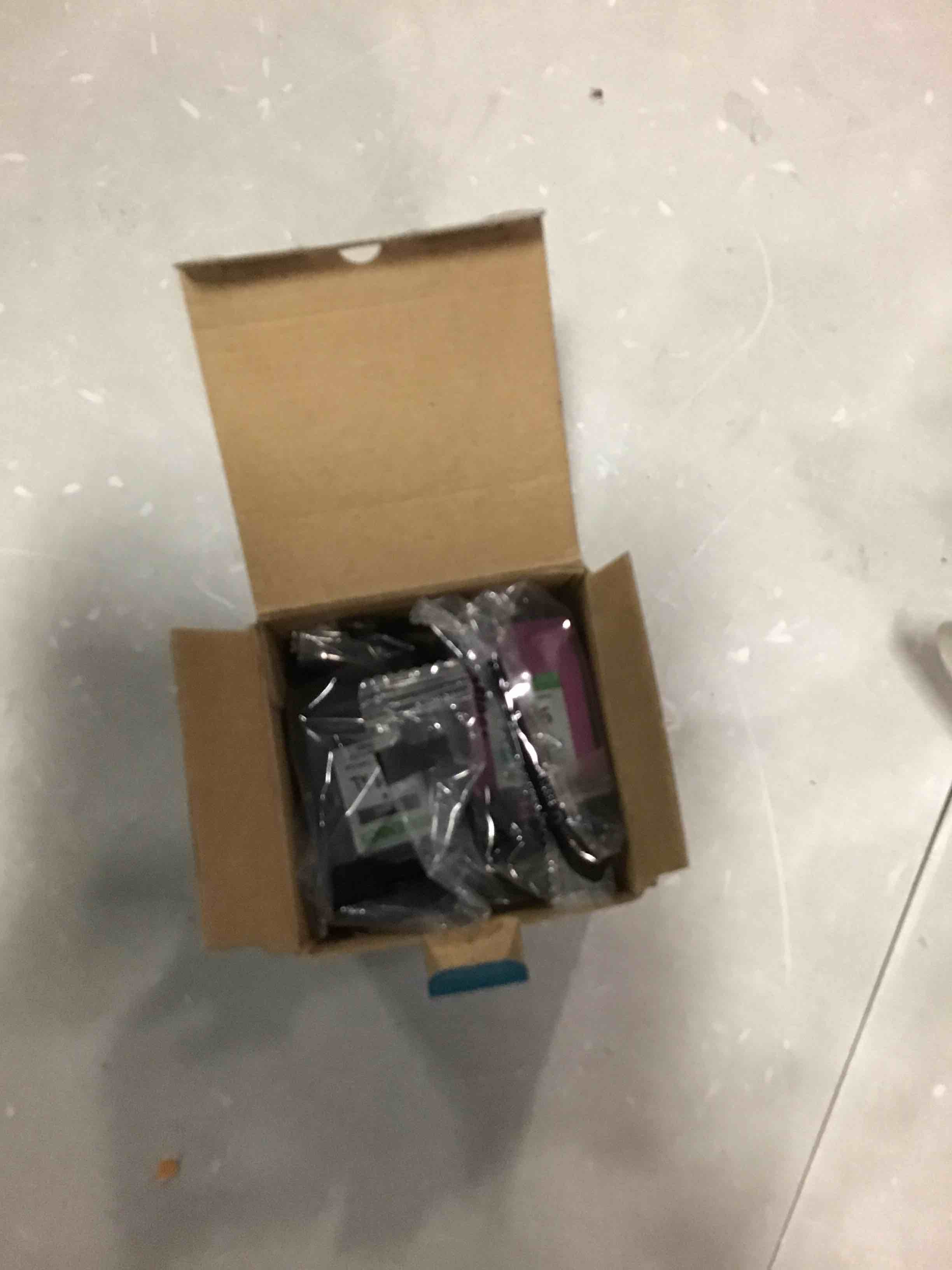 https://s3.amazonaws.com/lotting-images-prod/bidfta/BLU6612507_1717588919757.jpeg
