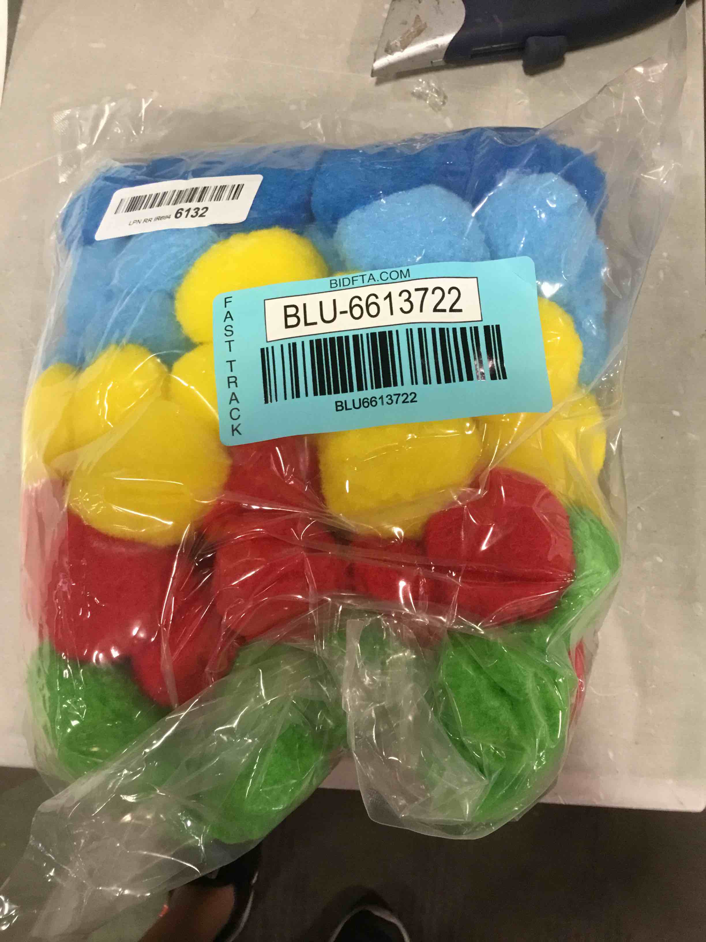 https://s3.amazonaws.com/lotting-images-prod/bidfta/BLU6613722_1718105715654.jpeg