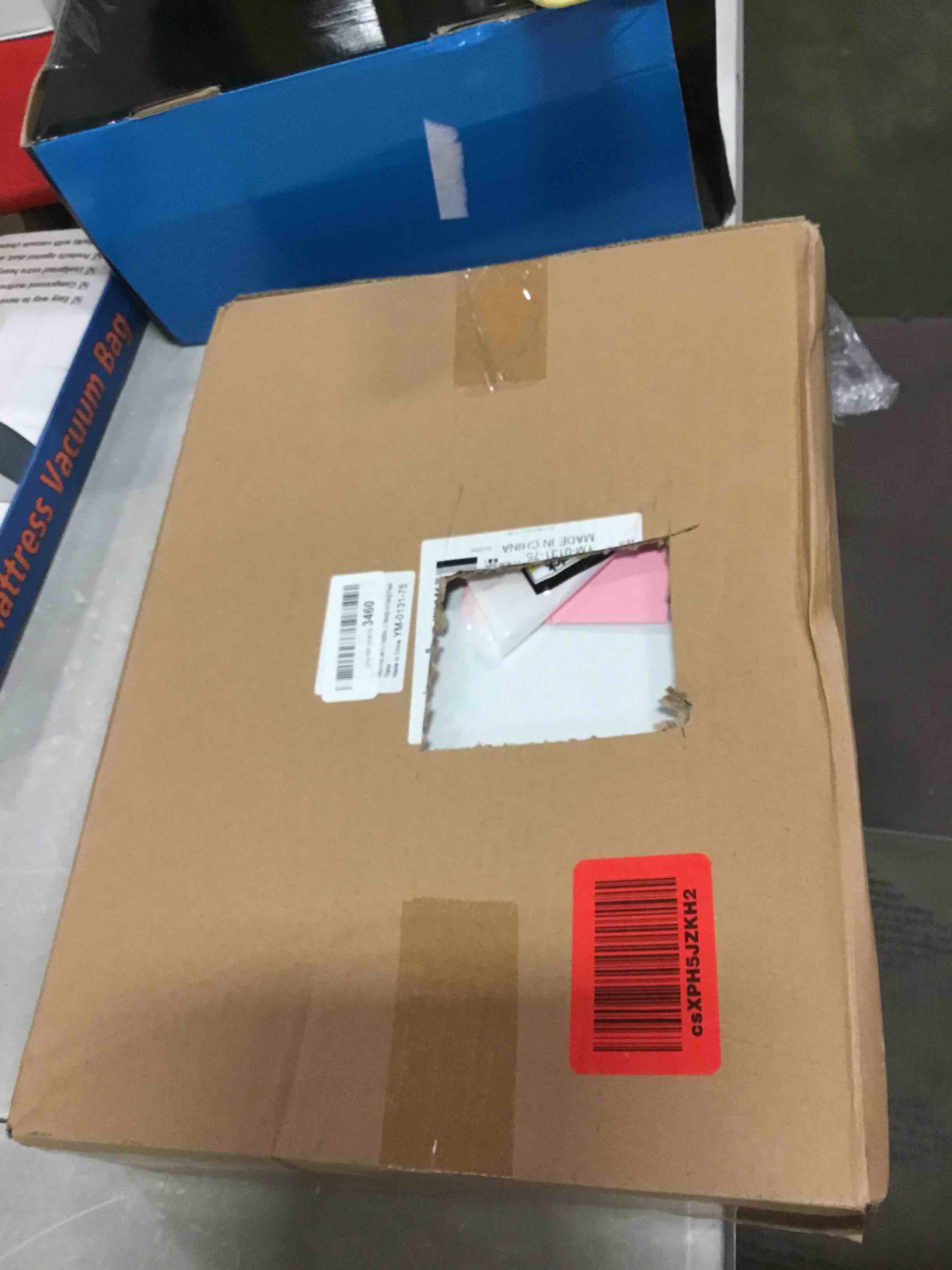 https://s3.amazonaws.com/lotting-images-prod/bidfta/BLU6613754_1718108205501.jpeg