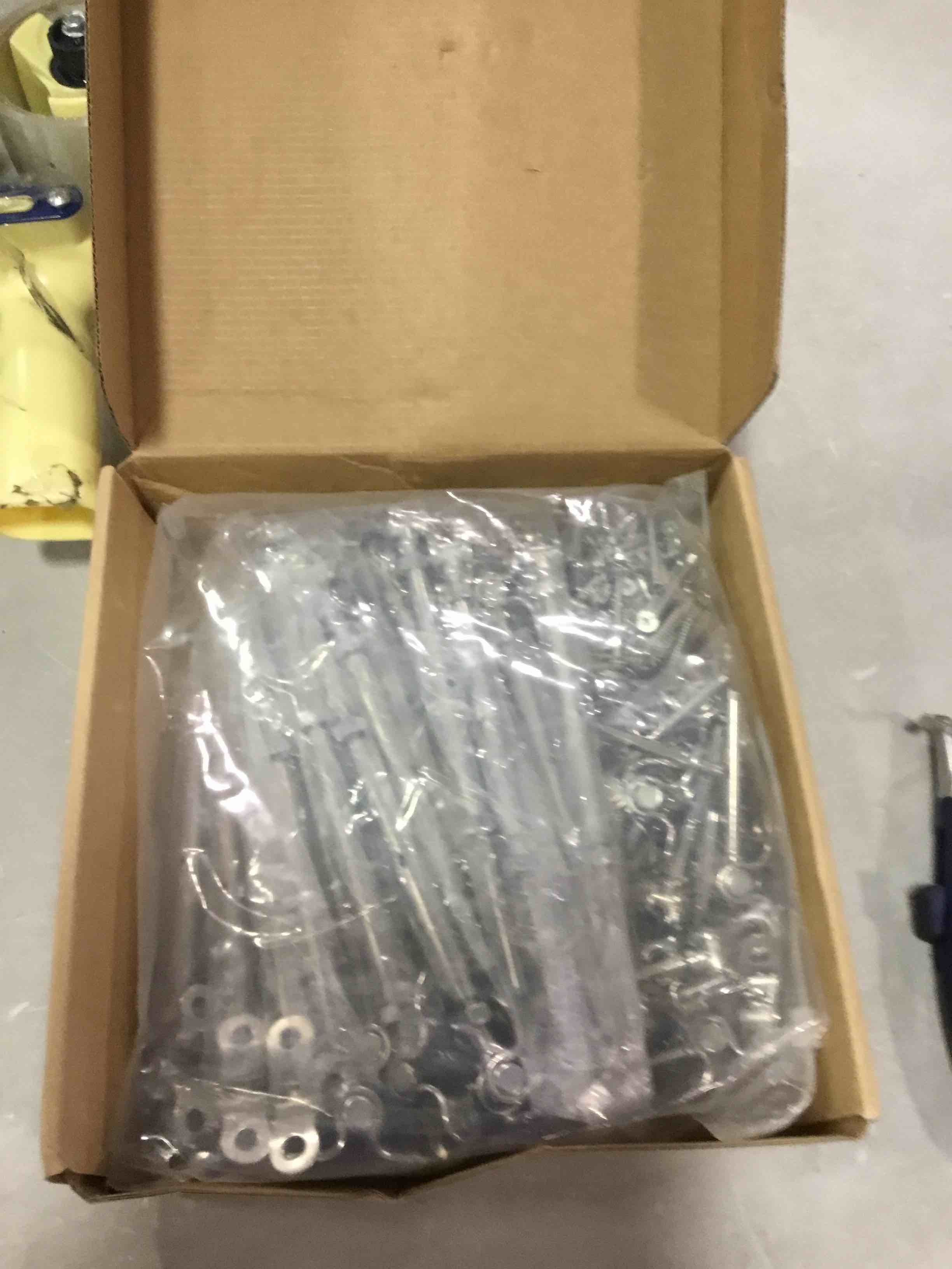 https://s3.amazonaws.com/lotting-images-prod/bidfta/BLU6613761_1718108640927.jpeg