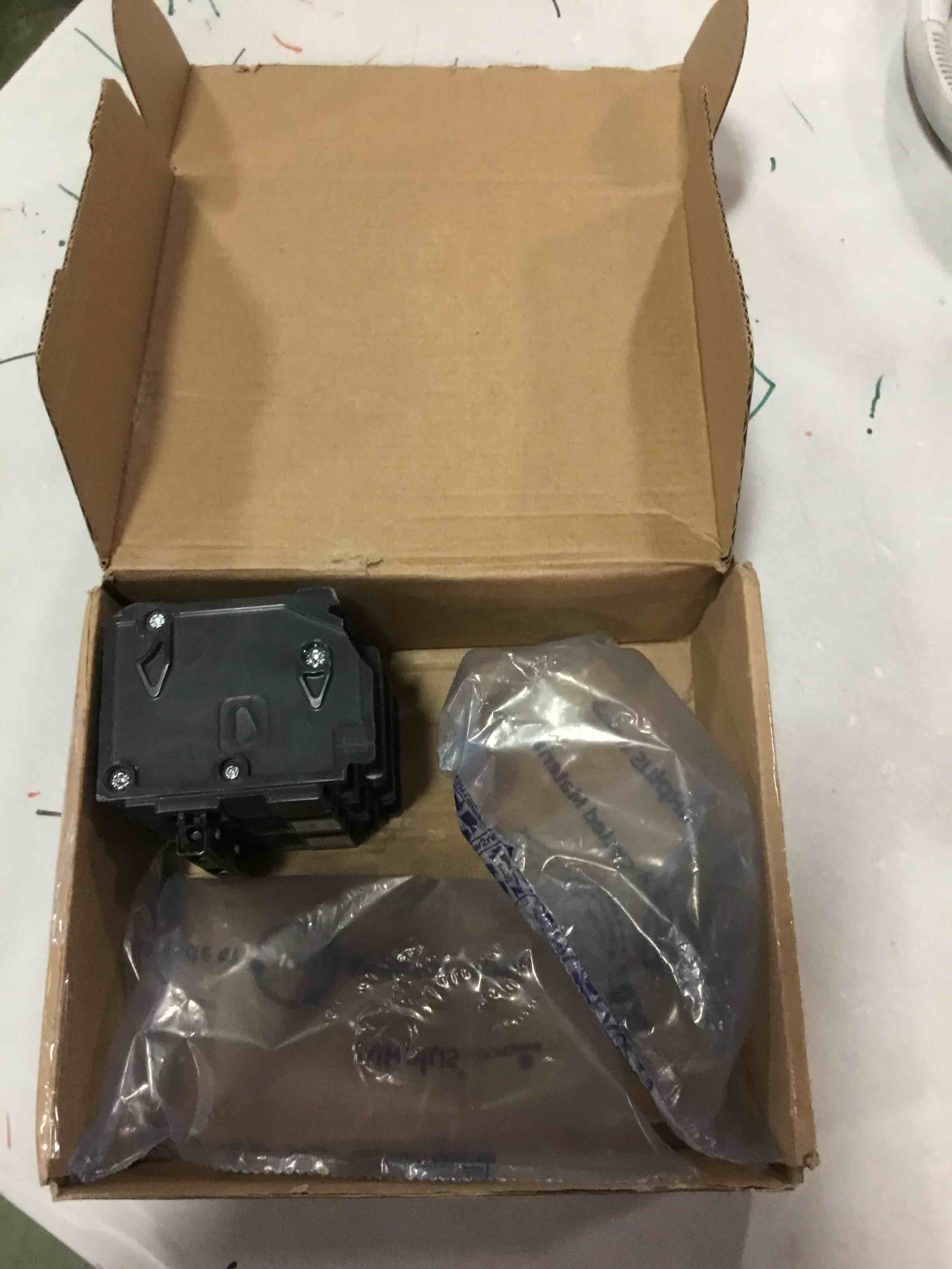 https://s3.amazonaws.com/lotting-images-prod/bidfta/BLU6613784_1718109949130.jpeg