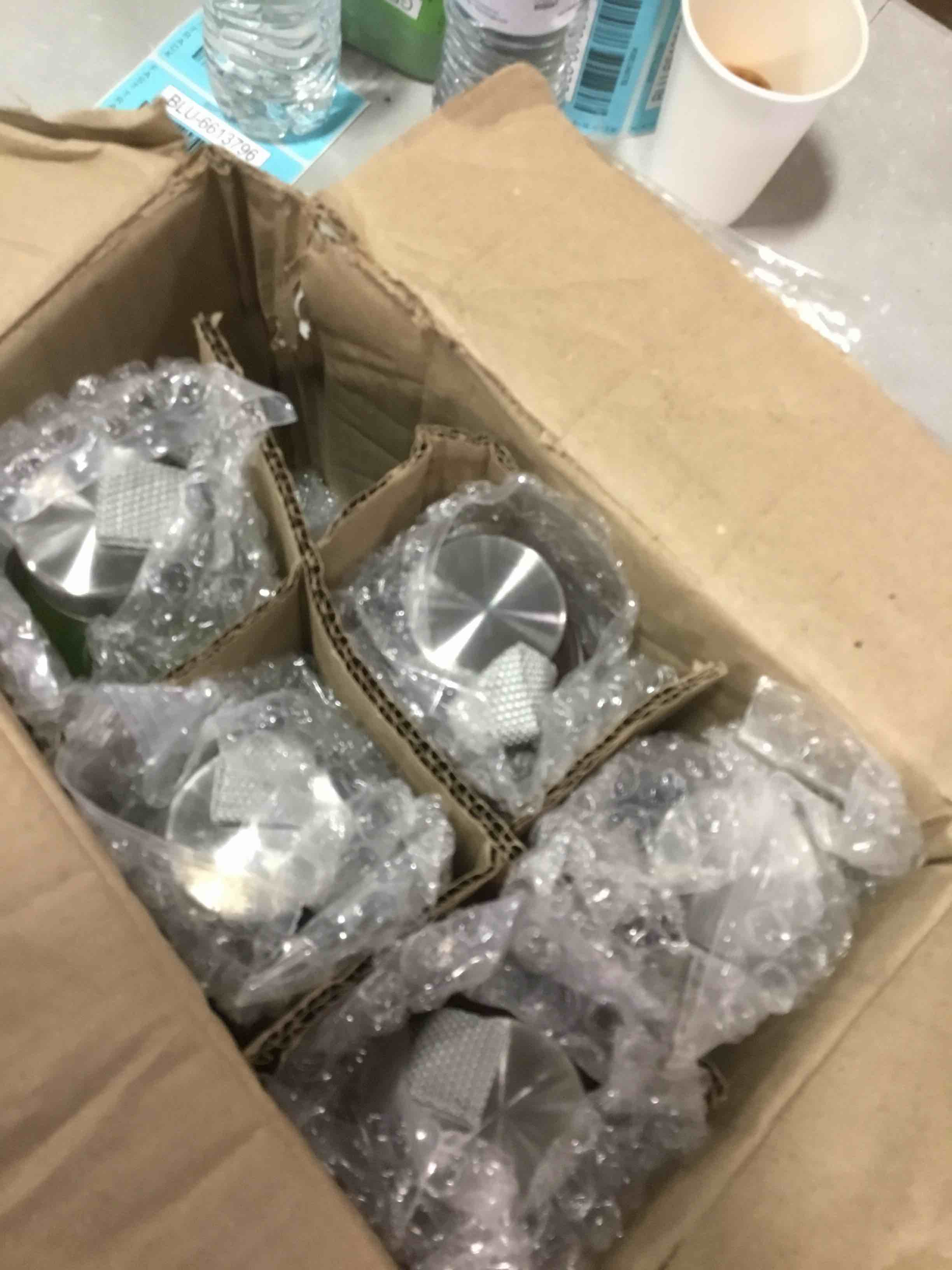 https://s3.amazonaws.com/lotting-images-prod/bidfta/BLU6613791_1718110398452.jpeg