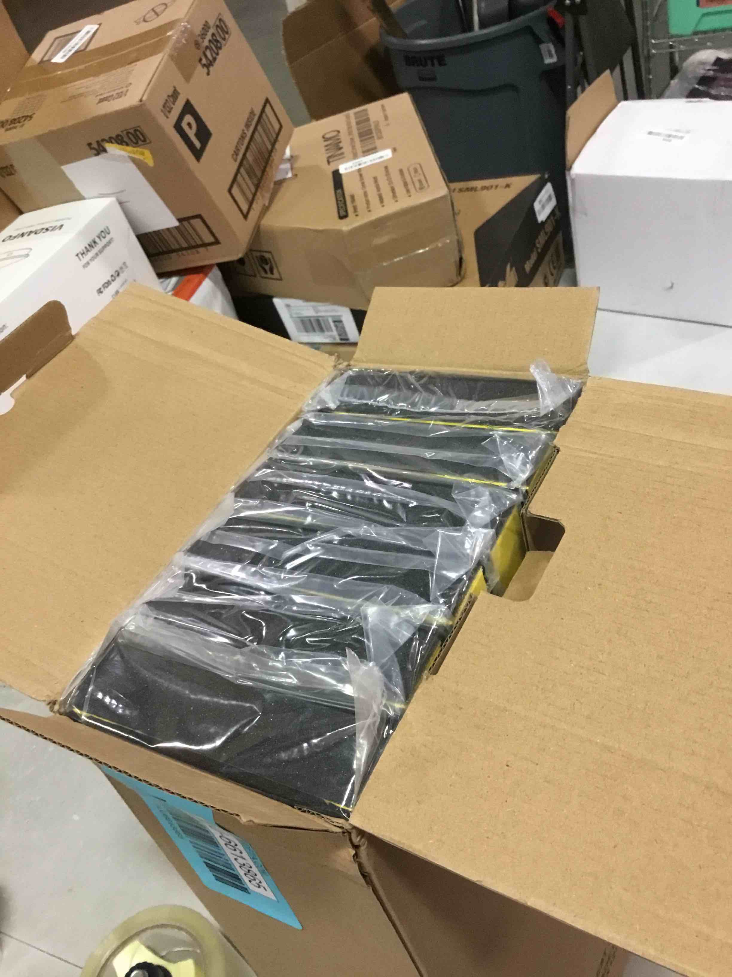 https://s3.amazonaws.com/lotting-images-prod/bidfta/BLU6613865_1718116586637.jpeg