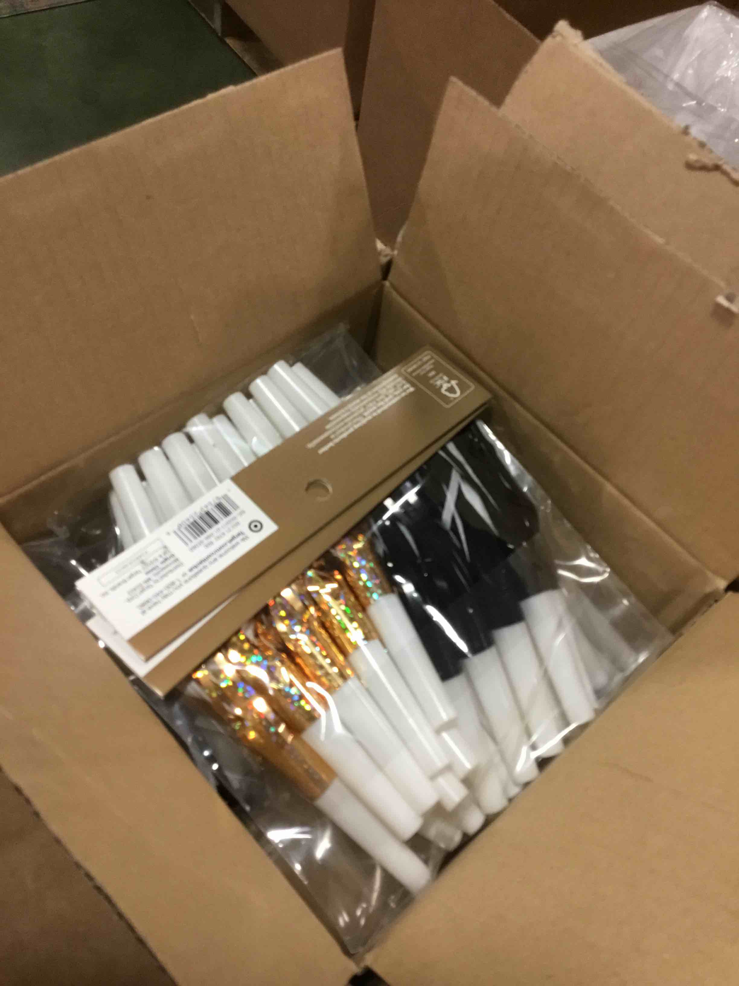 https://s3.amazonaws.com/lotting-images-prod/bidfta/BLU6613921_1718124320262.jpeg